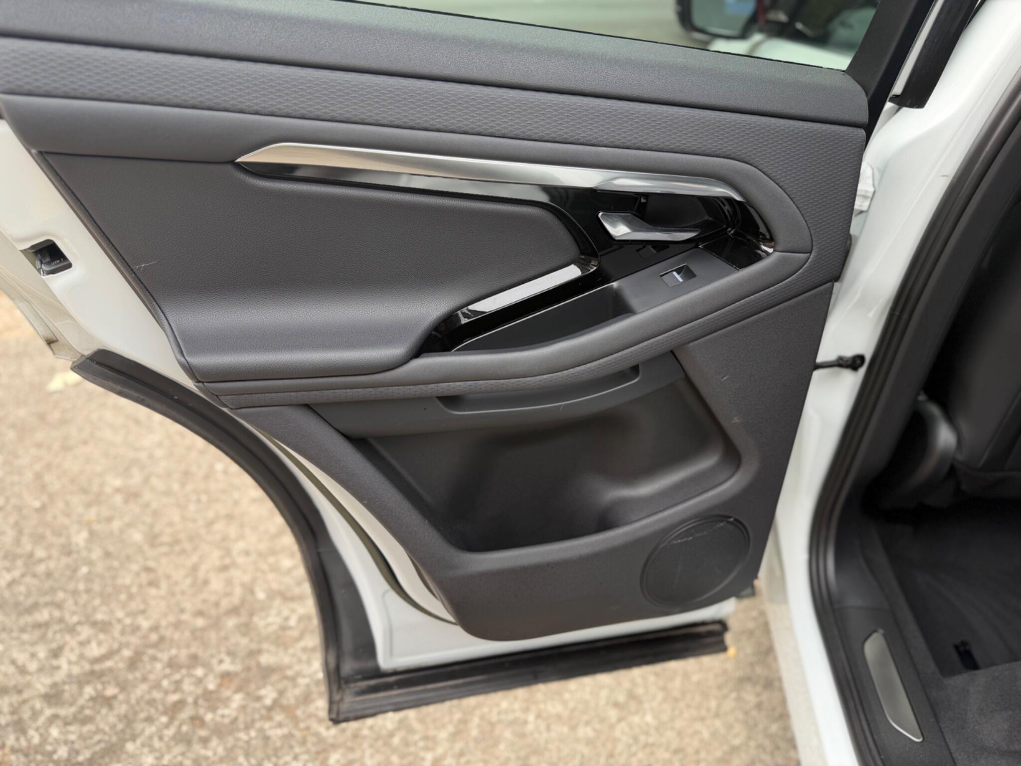 Land Rover Range Rover Evoque view 31