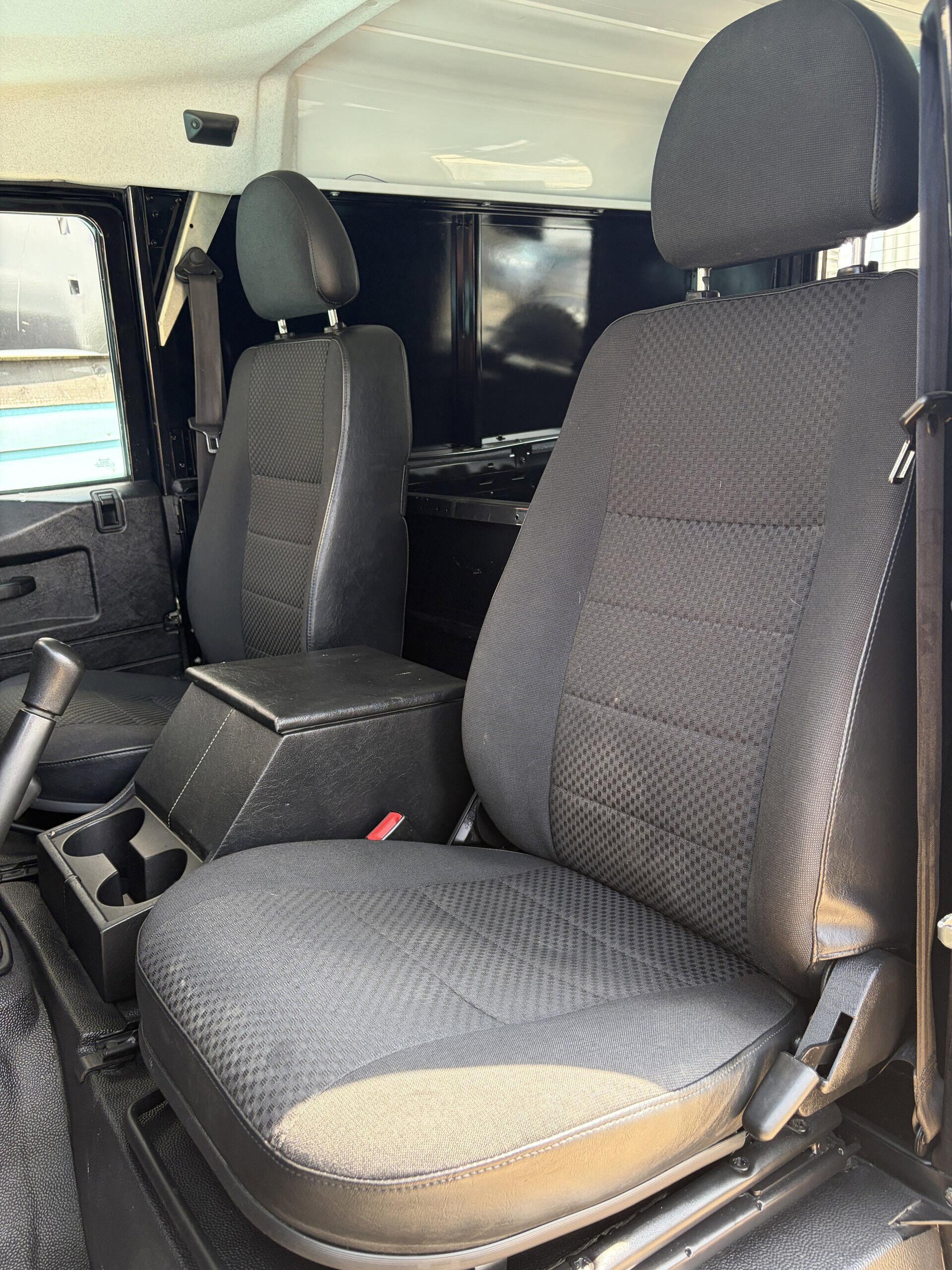 Land Rover Defender view 7