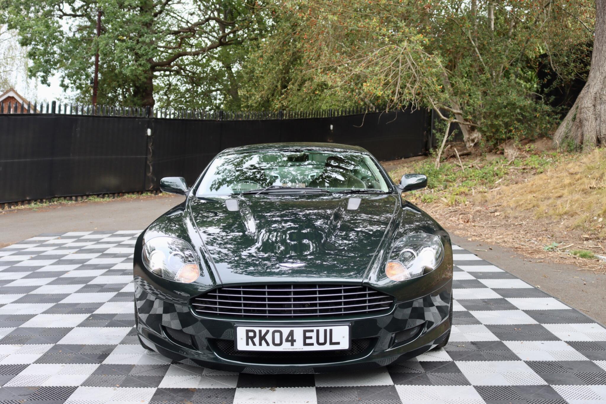 Aston Martin DB9 view 31