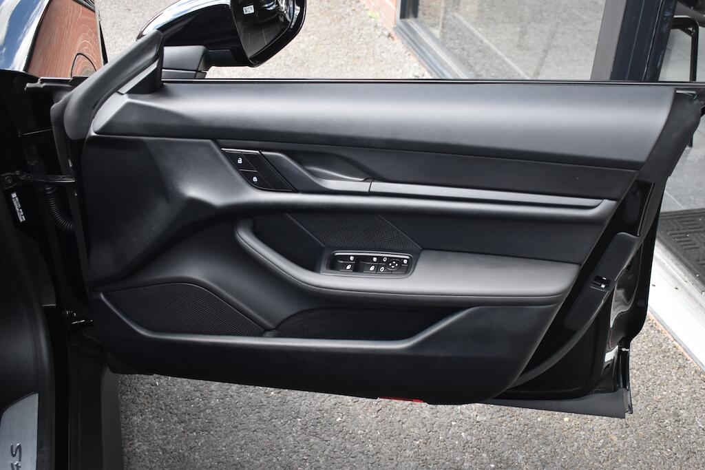 Porsche Taycan view 30