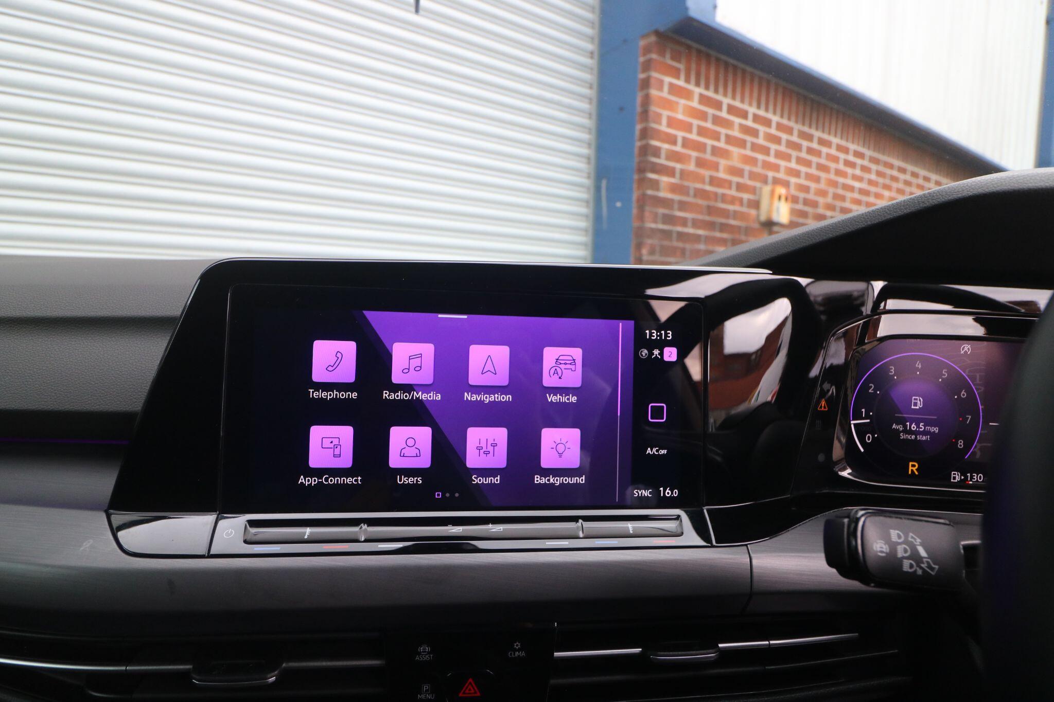 Volkswagen Golf view 17