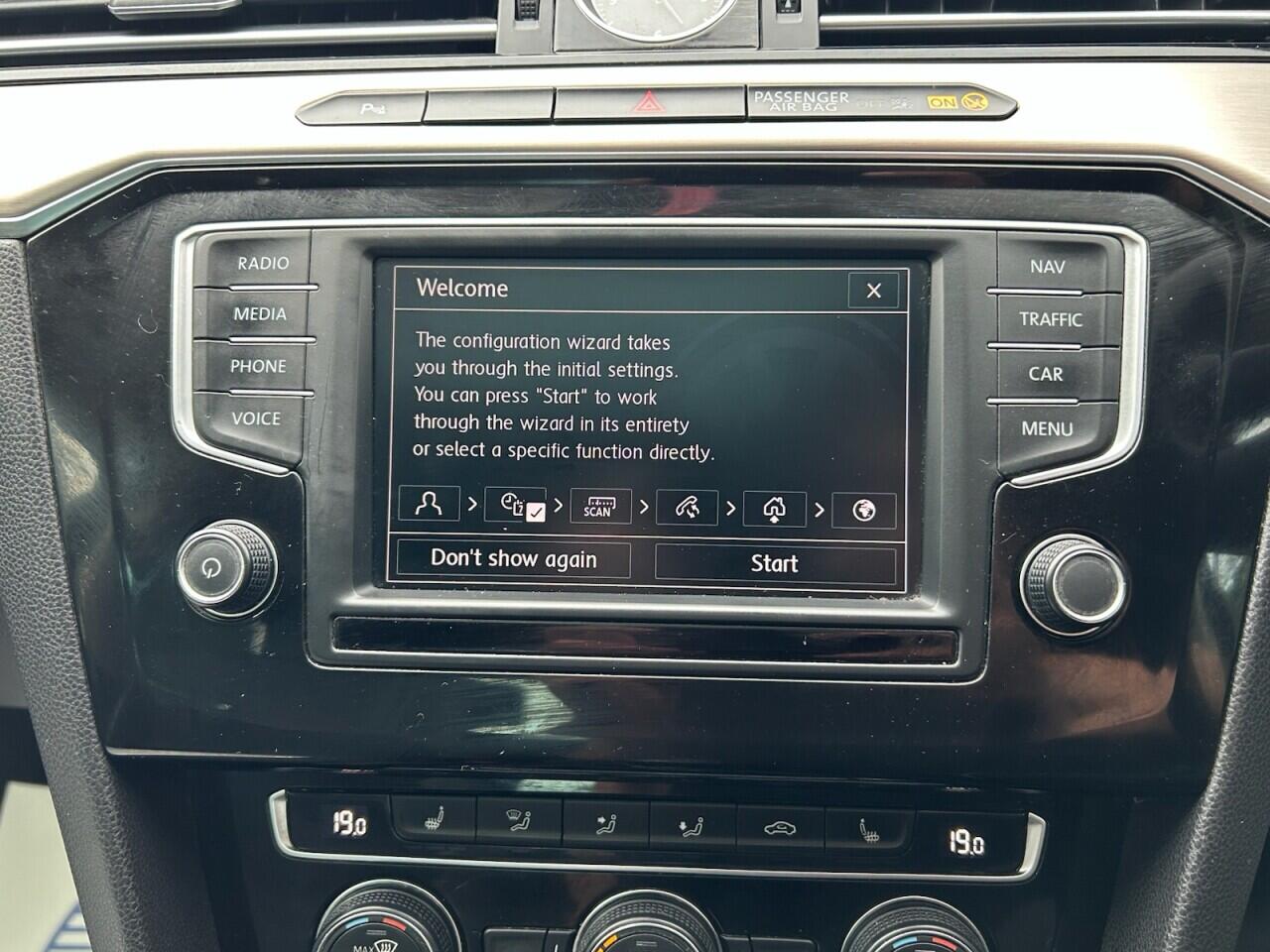 Volkswagen Passat view 33