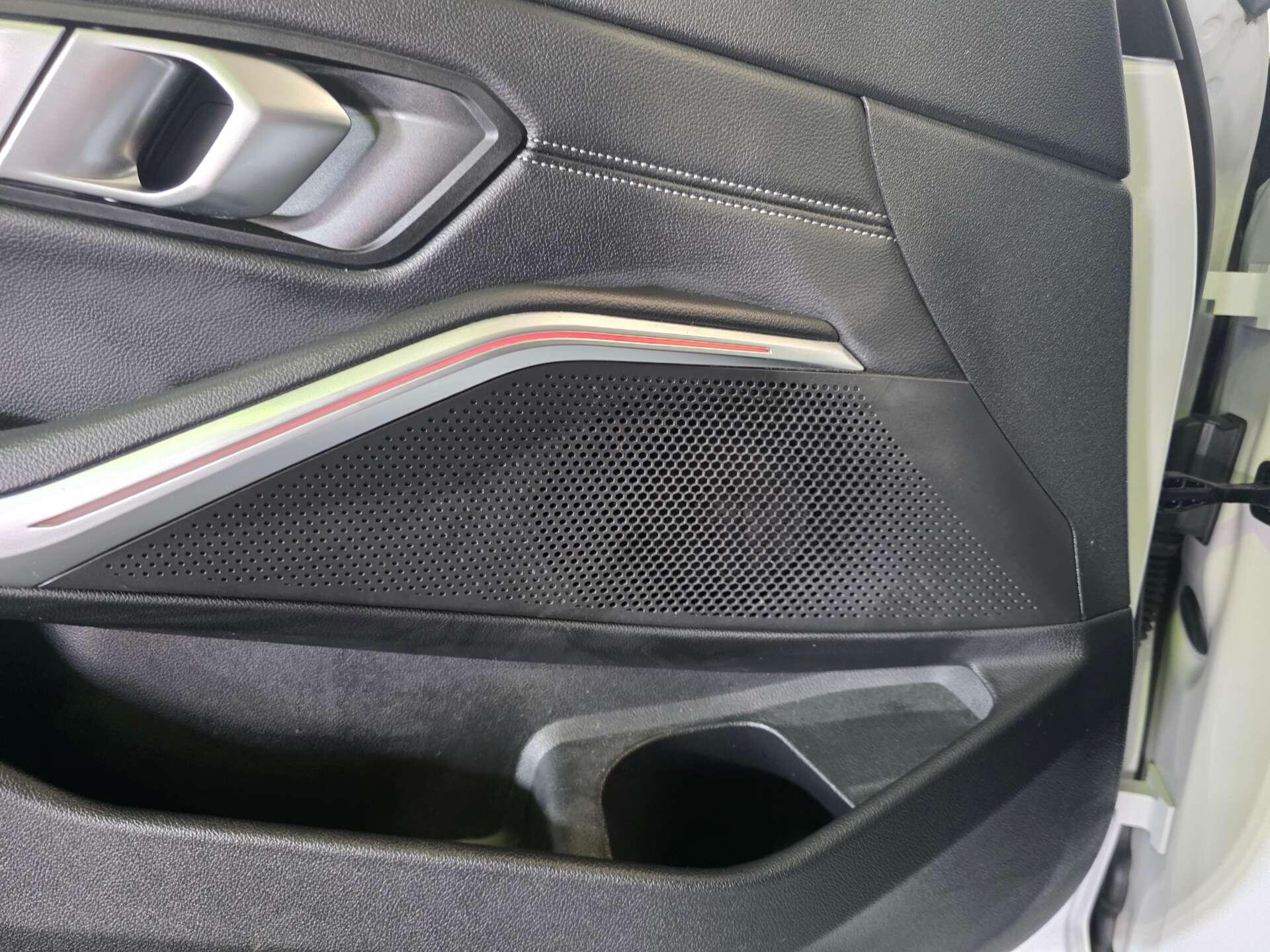 BMW 3 Series view 56