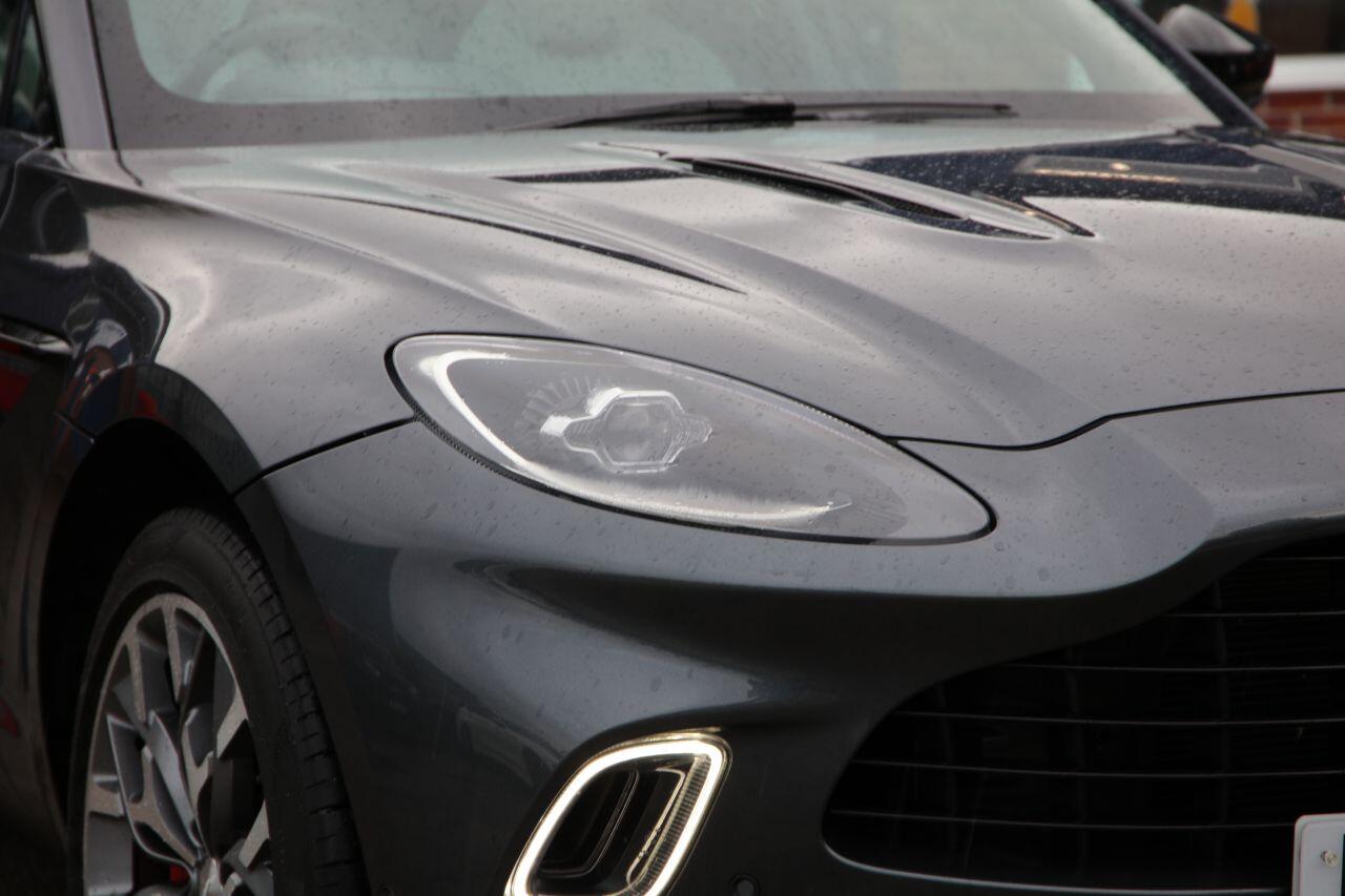 Aston Martin DBX view 15