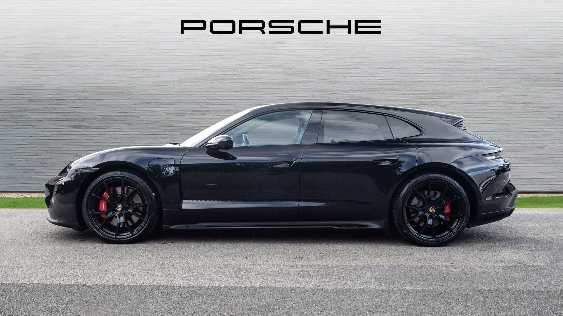 Porsche Taycan view 40