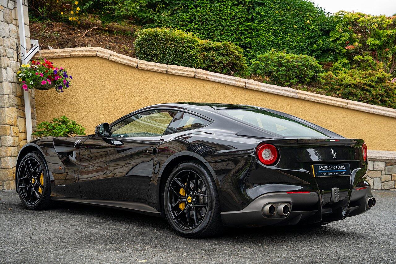 Ferrari F12 view 9