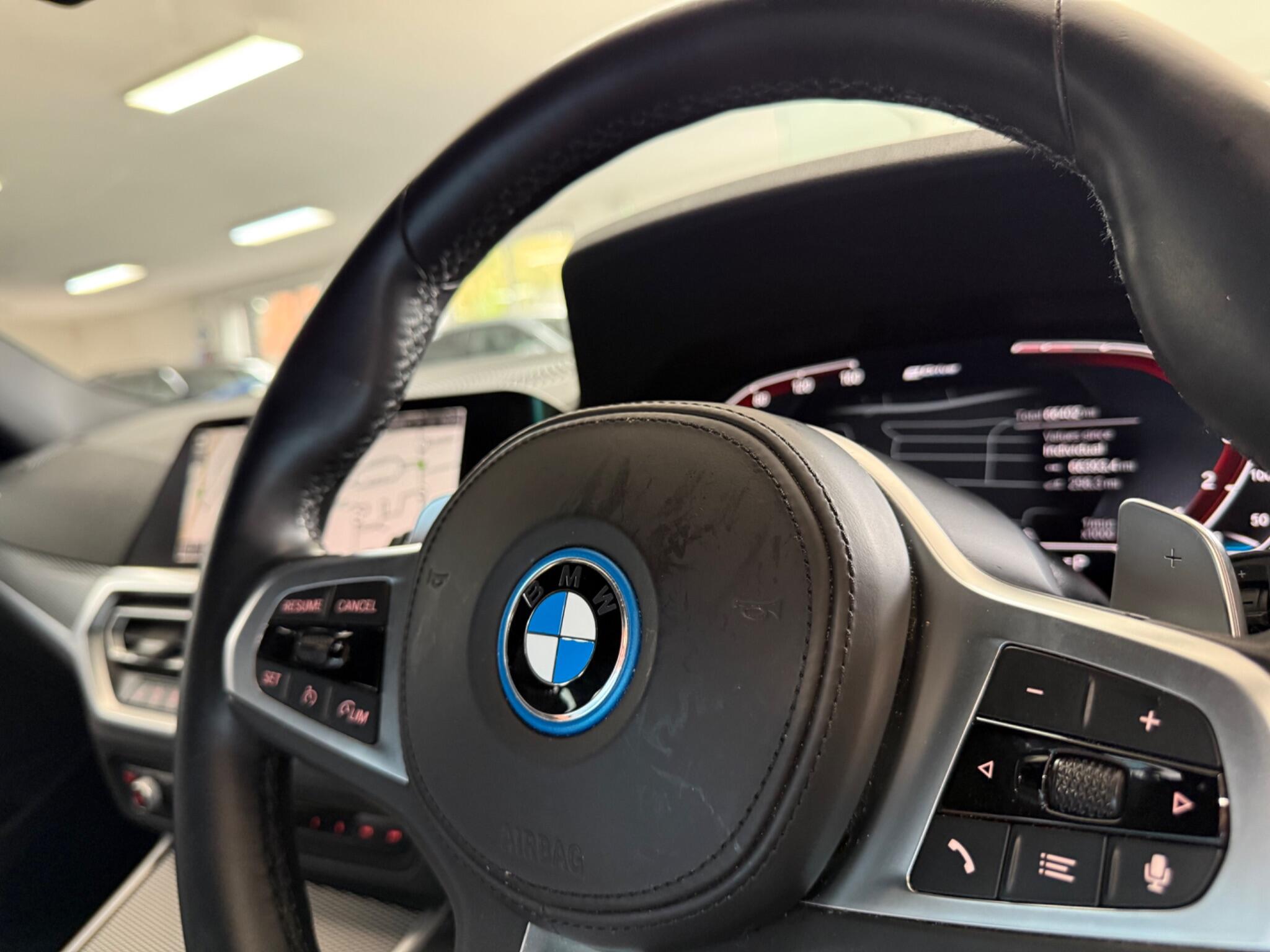 BMW 3 Series view 18