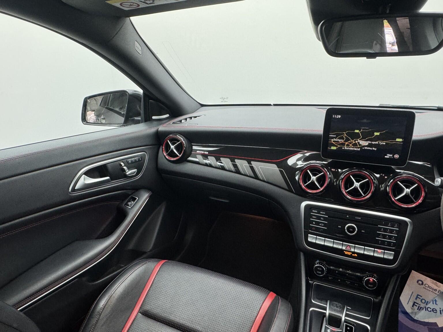 Mercedes-Benz Cla view 33