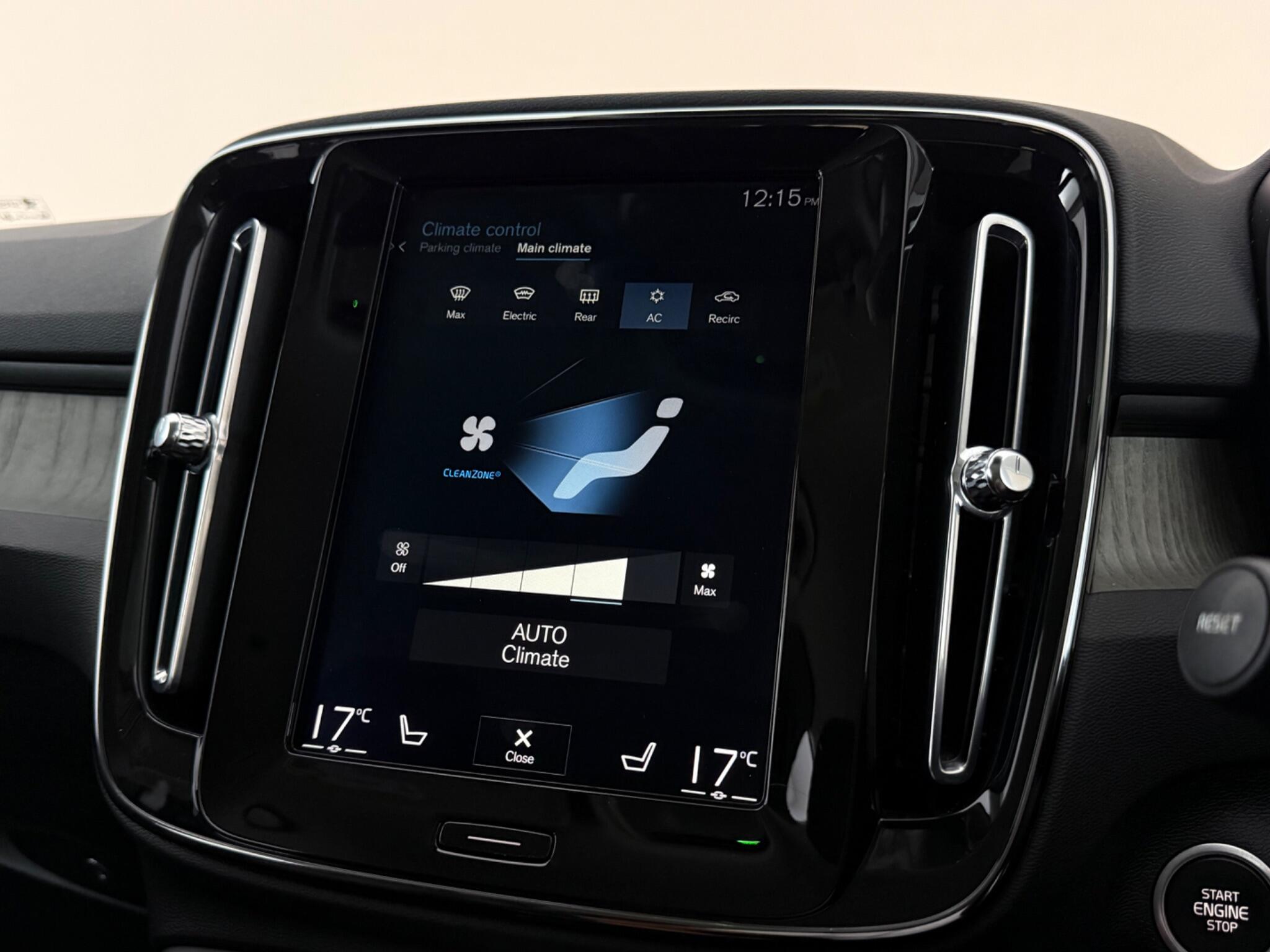 Volvo XC40 view 28
