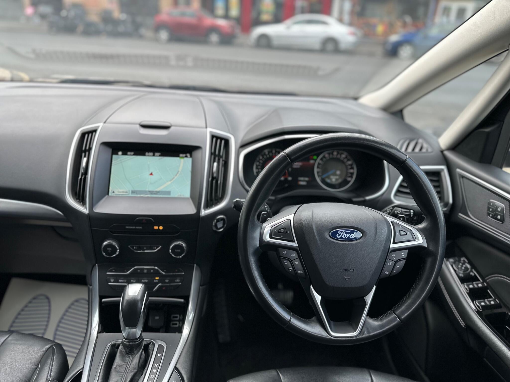 Ford S-Max view 11