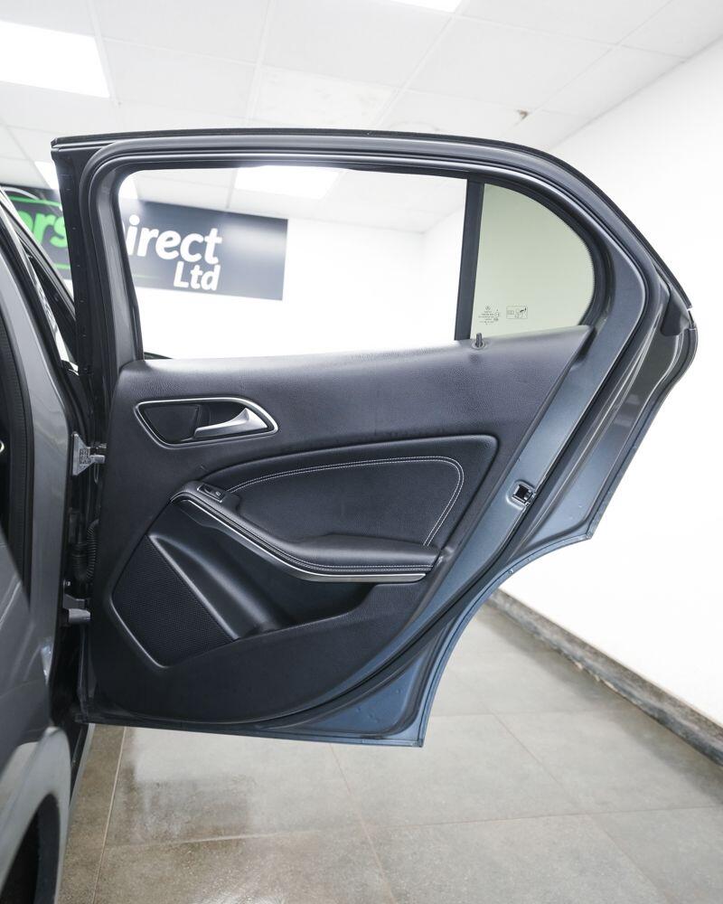 Mercedes-Benz Gla view 15