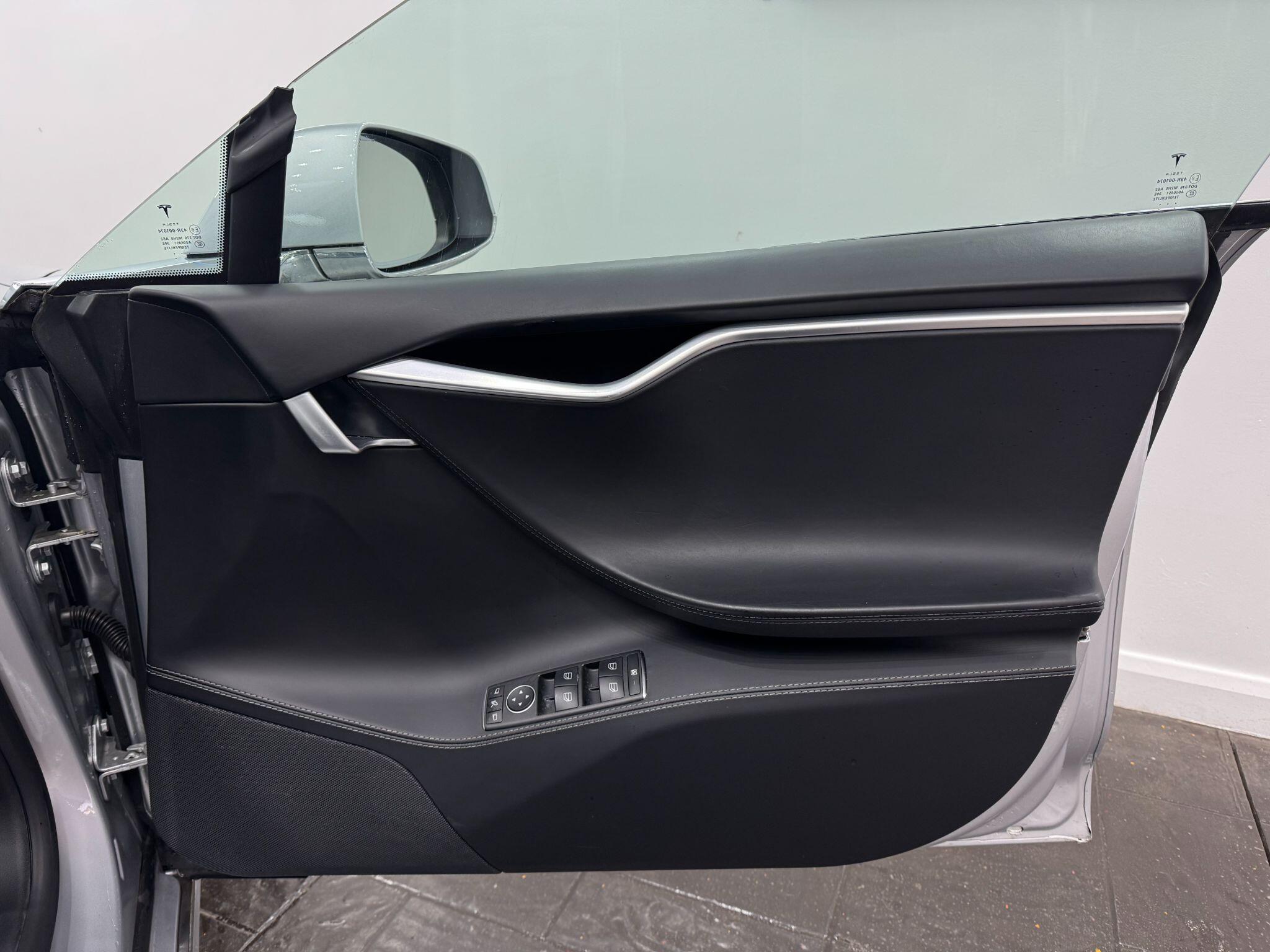 Tesla Model S view 27