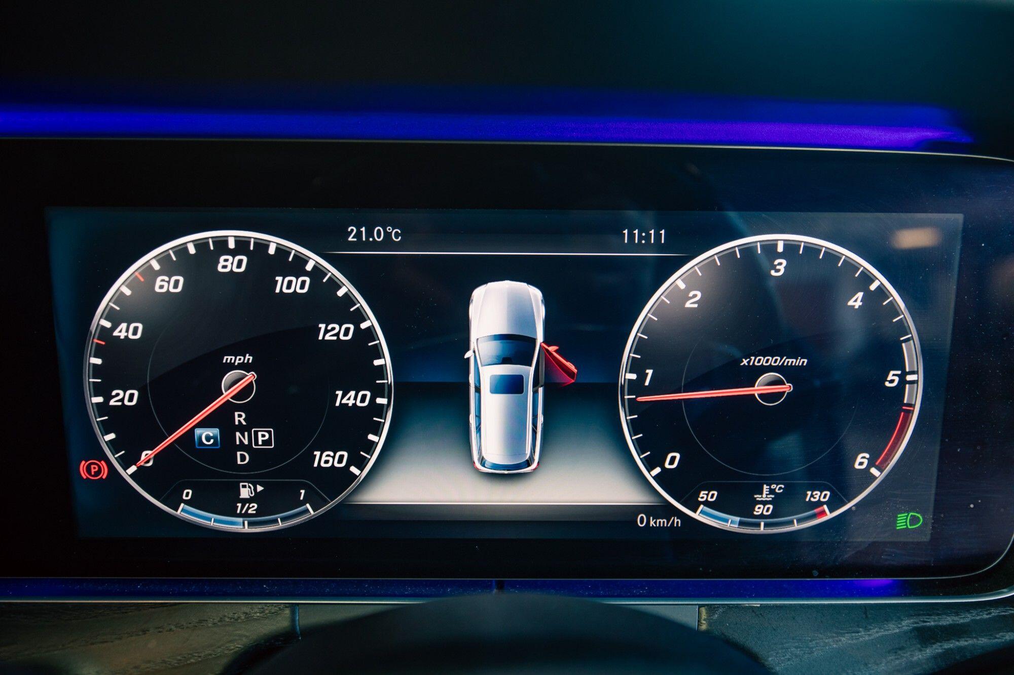 Mercedes-Benz E-Class view 16