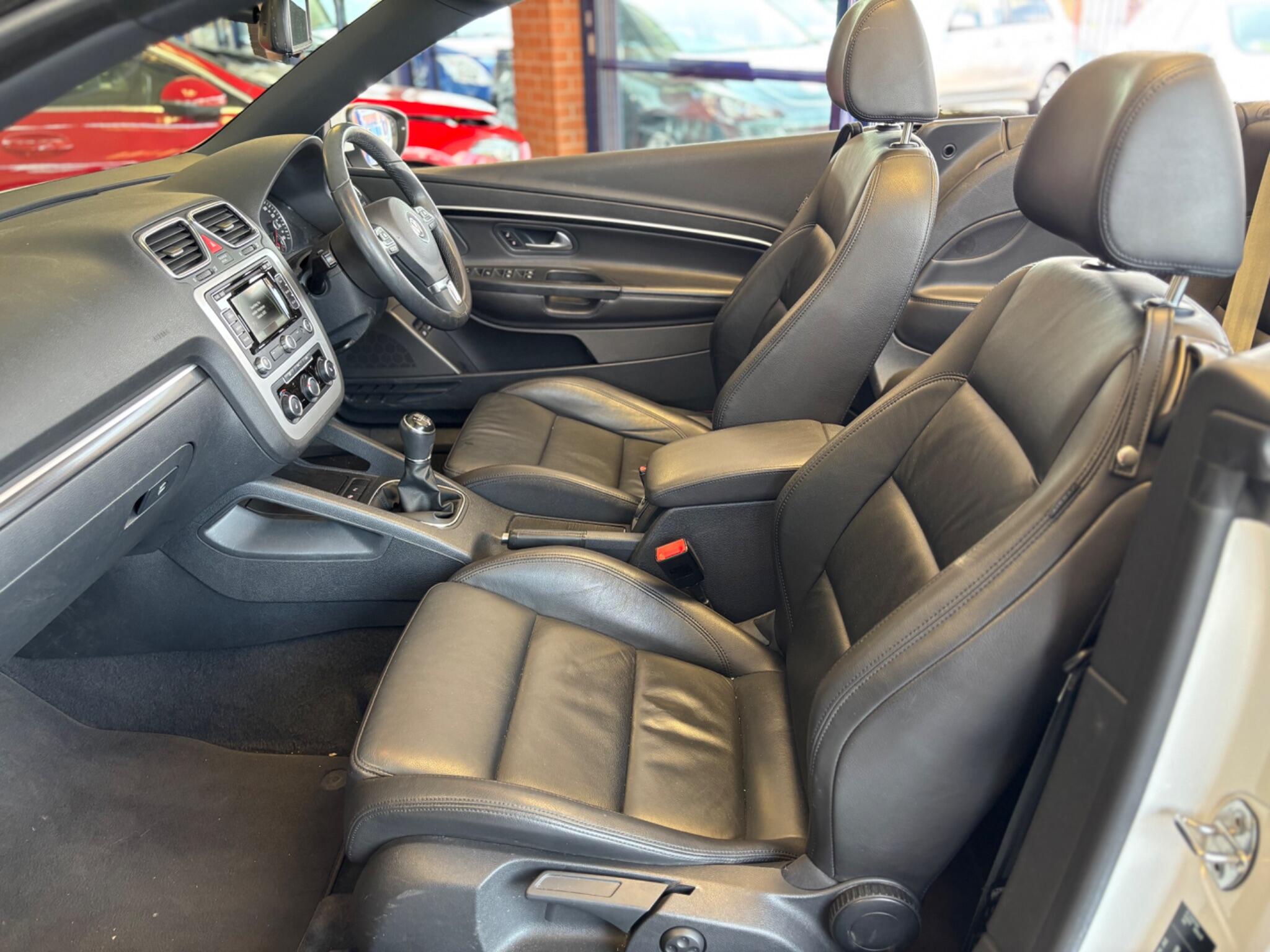 Volkswagen Eos view 35