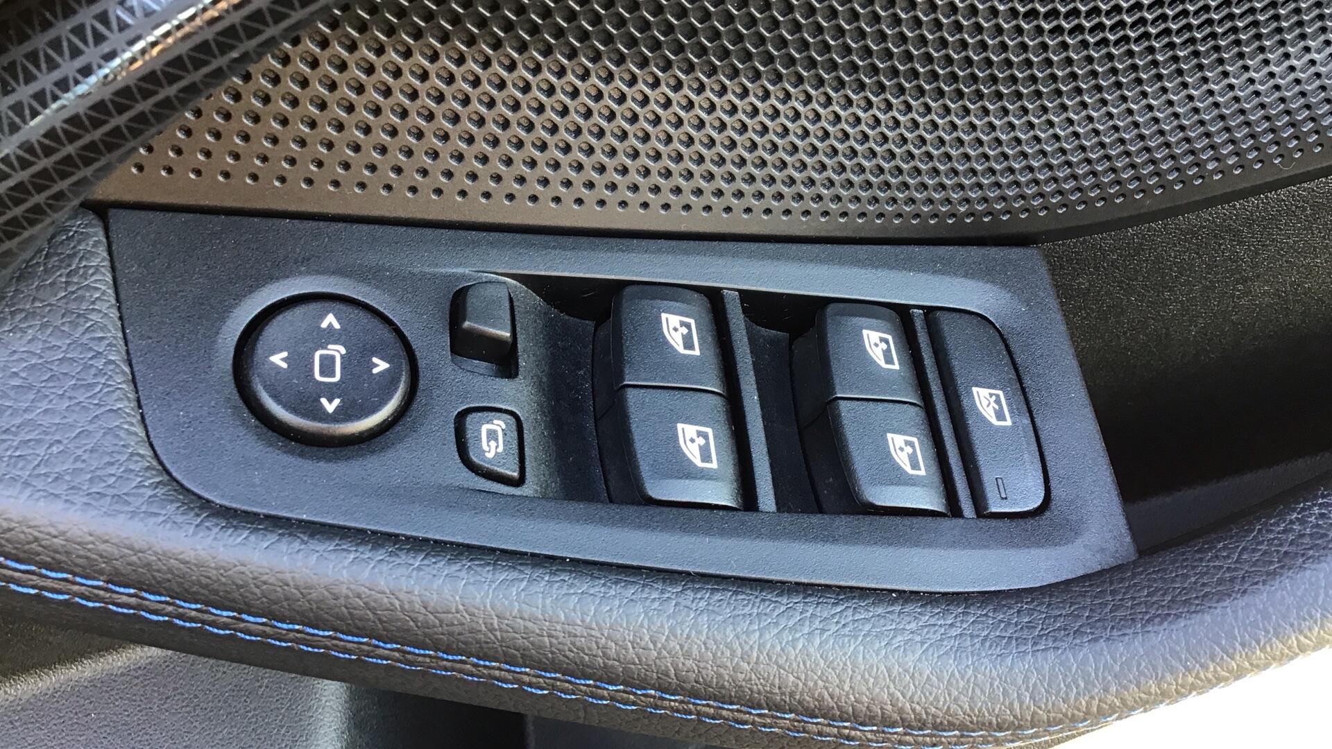 BMW 1 Series view 28