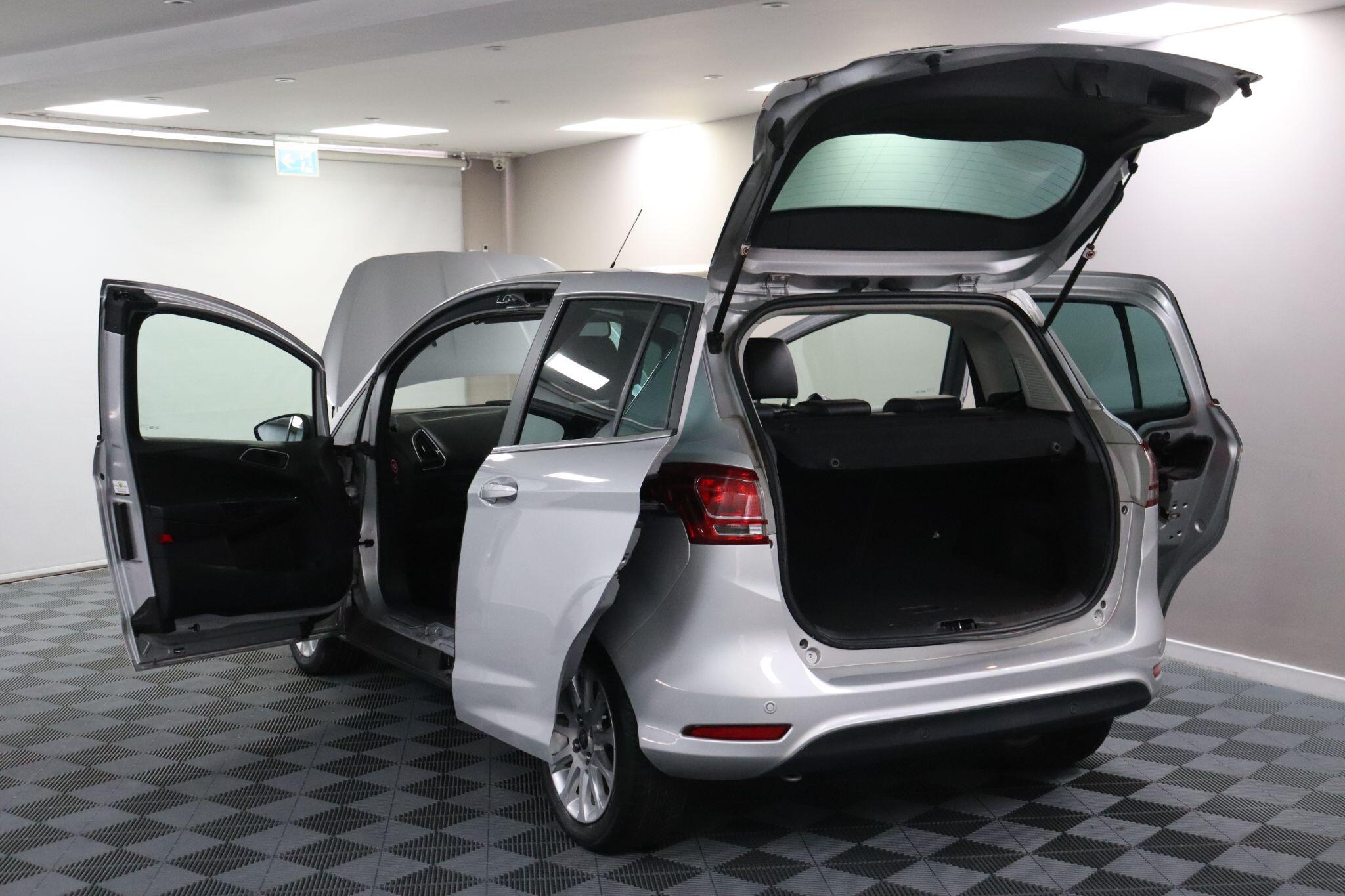 Ford B-Max view 26