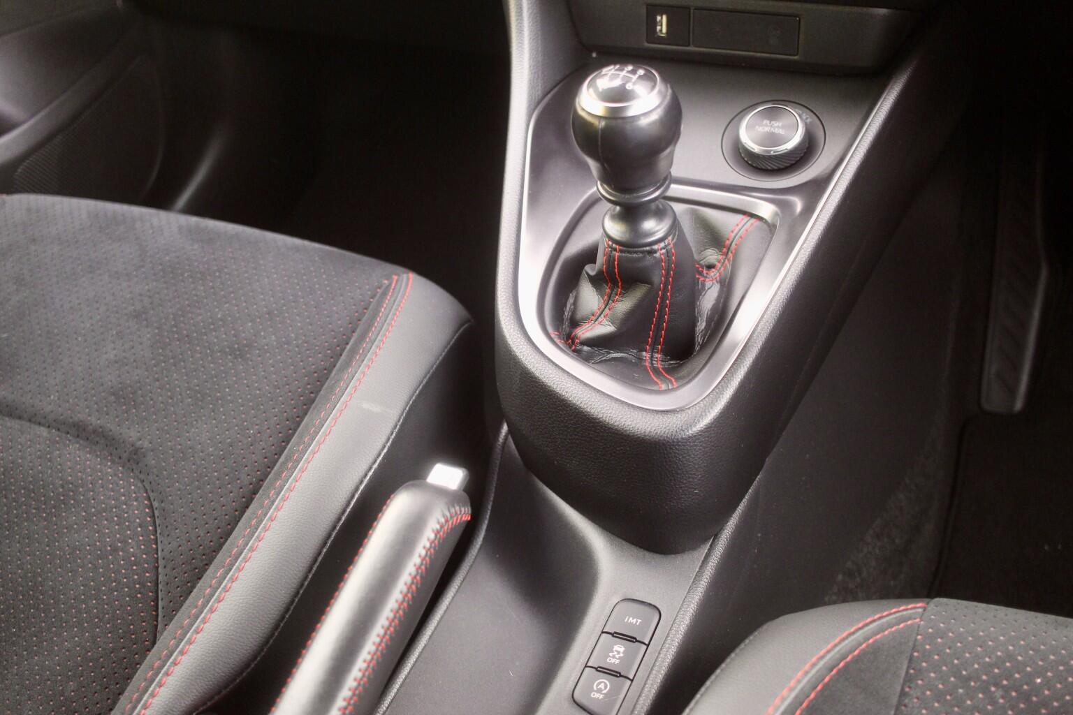 Toyota Yaris view 13