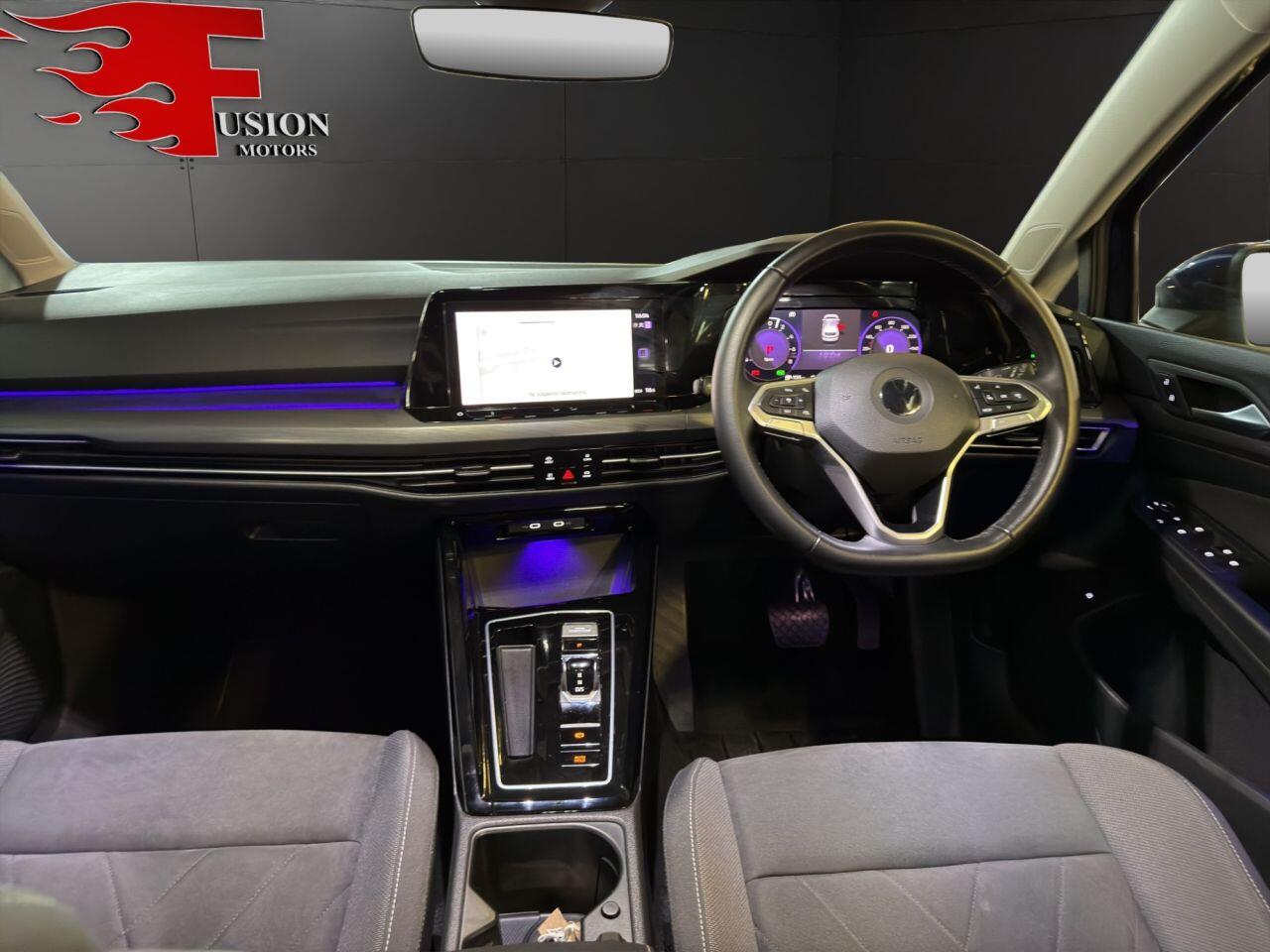 Volkswagen Golf view 8