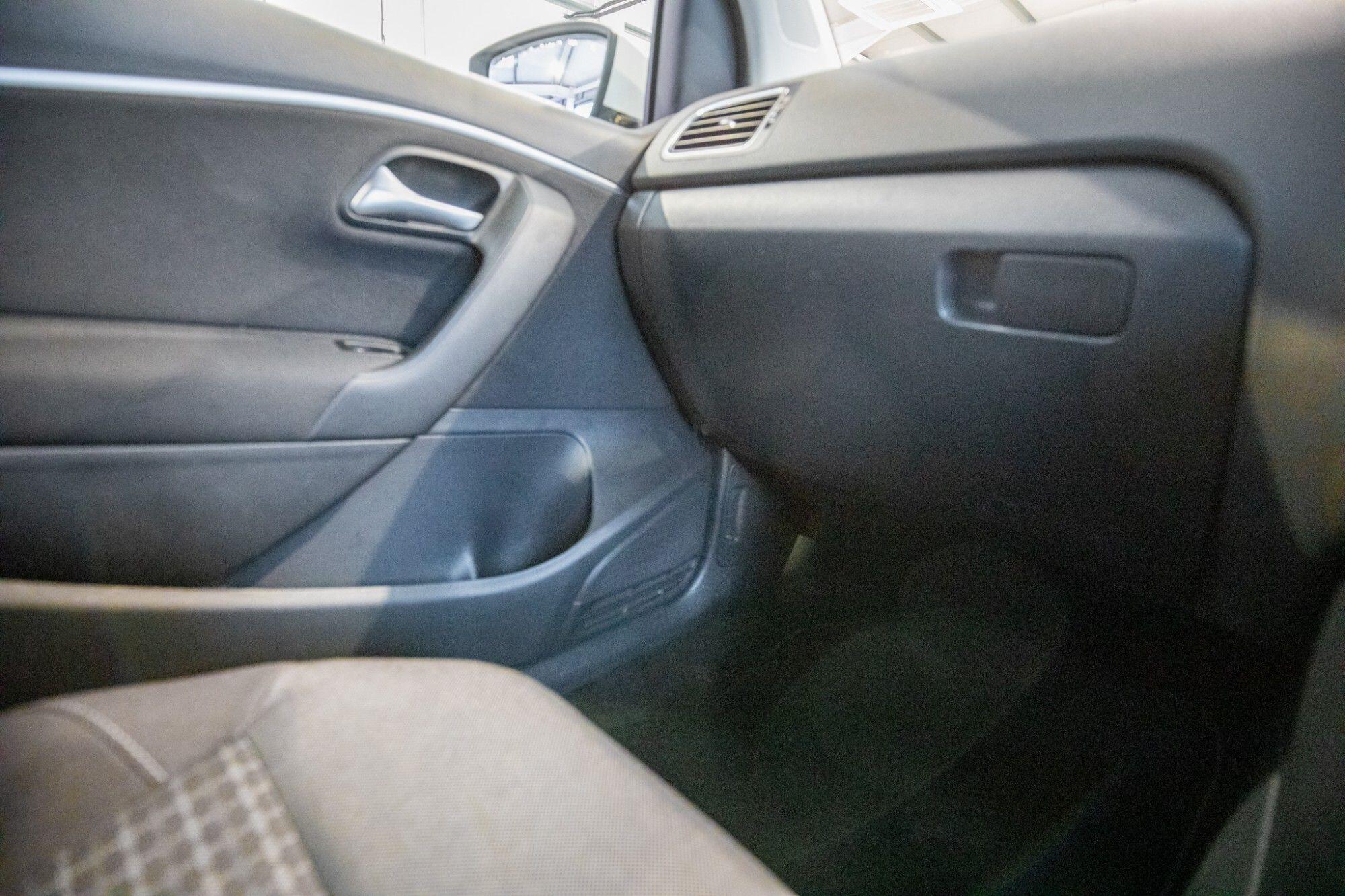 Volkswagen Polo view 32