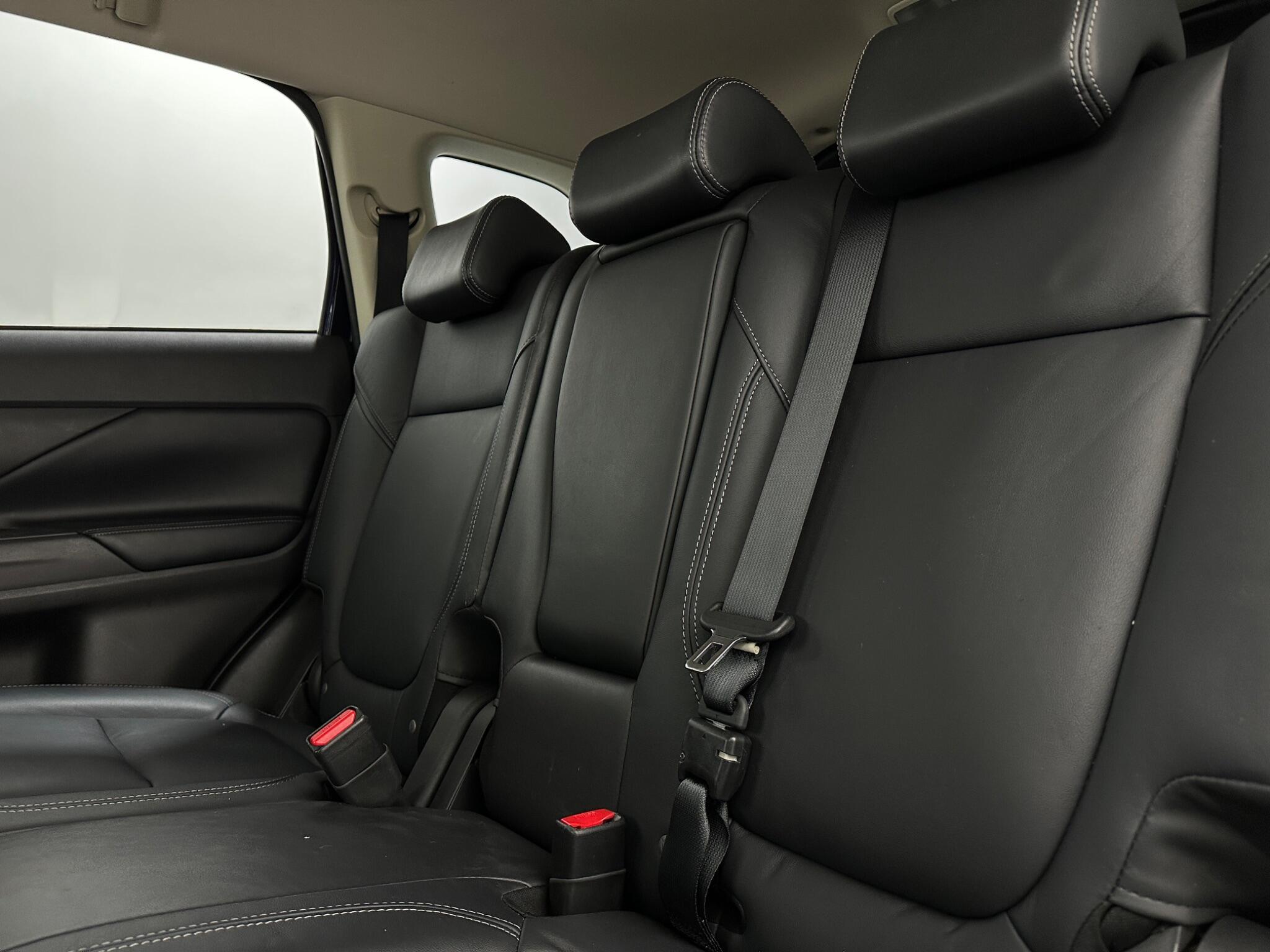 Mitsubishi Outlander view 38