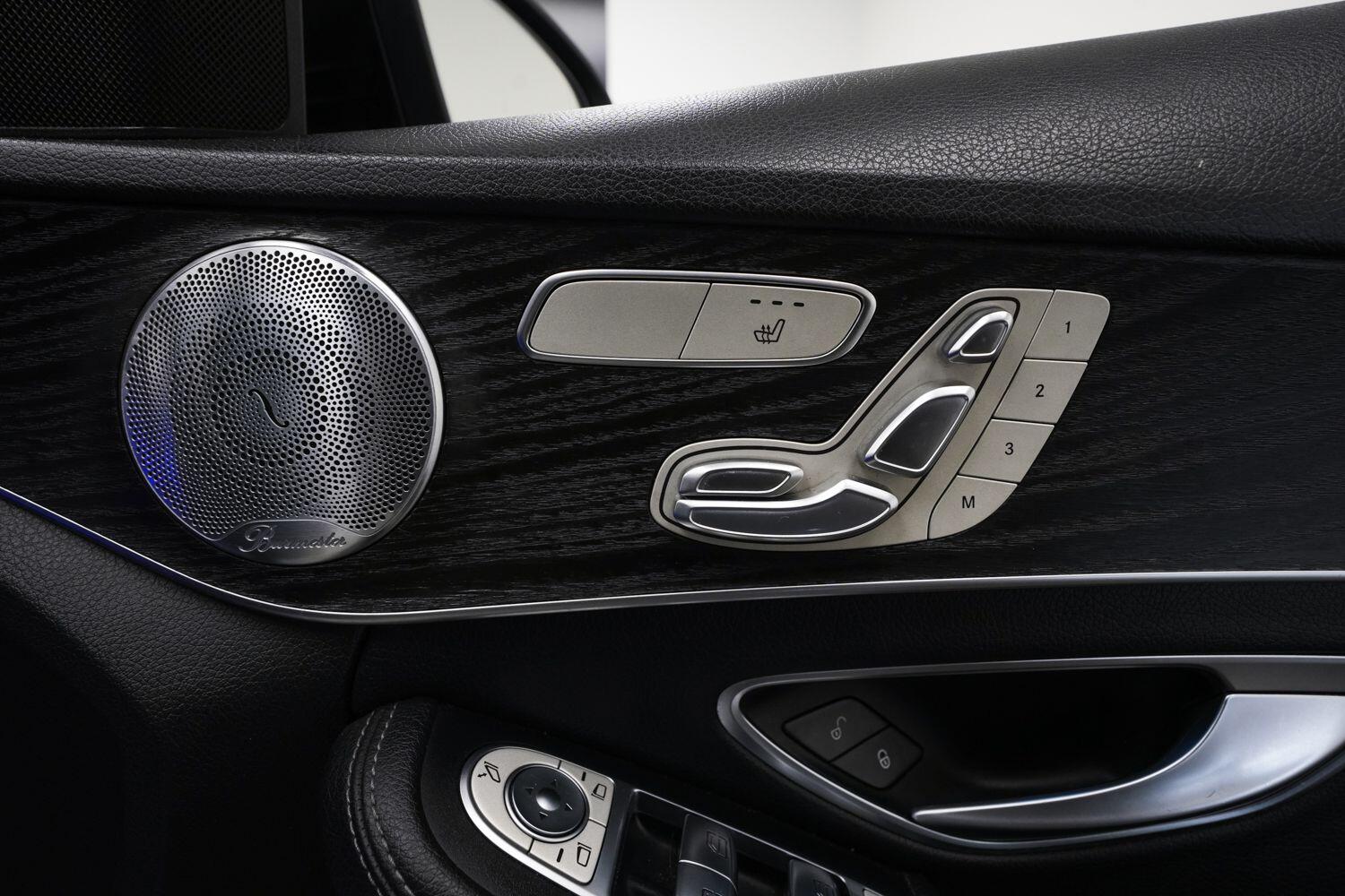 Mercedes-Benz C Class view 27