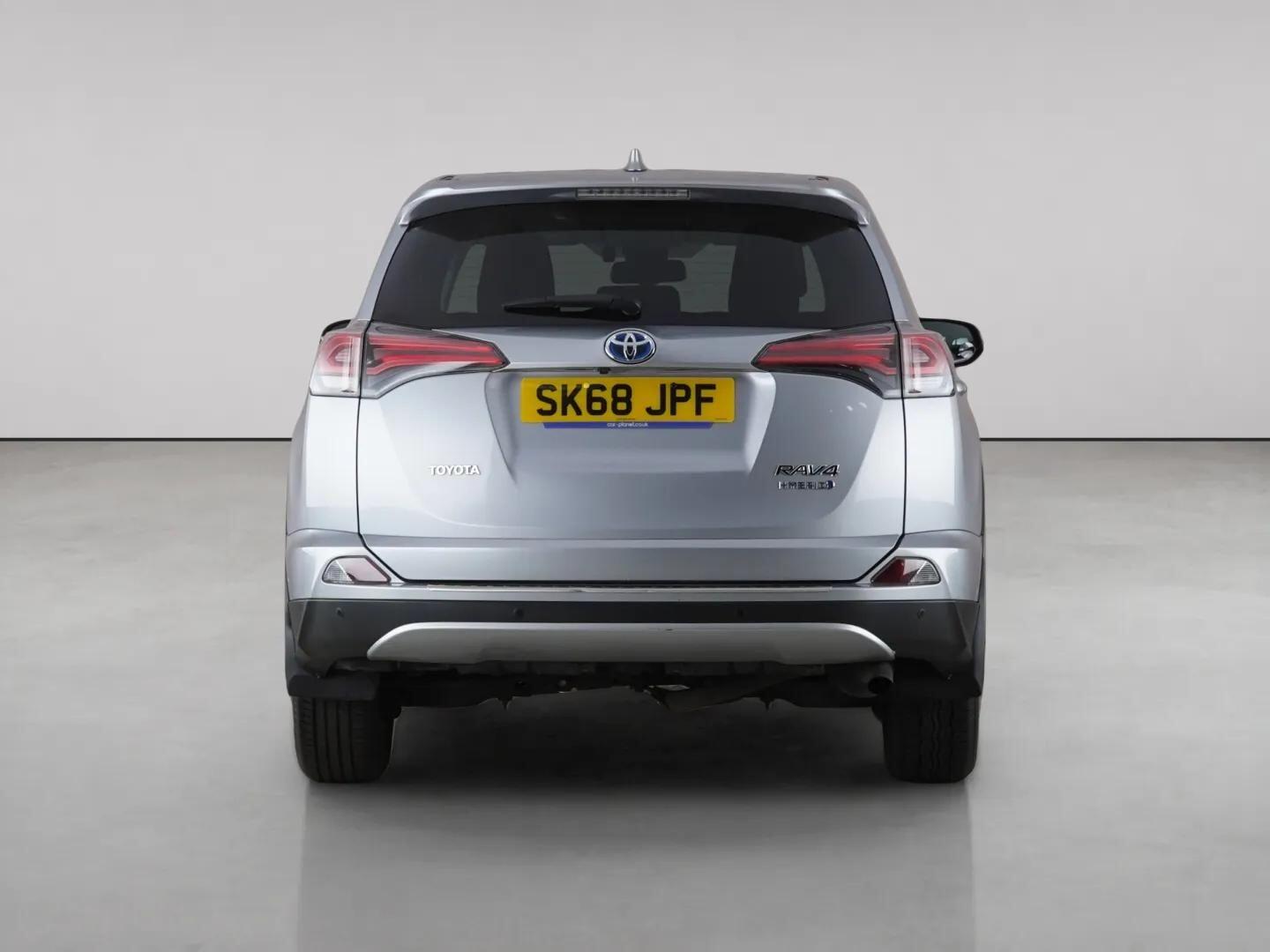 Toyota Rav4 view 7
