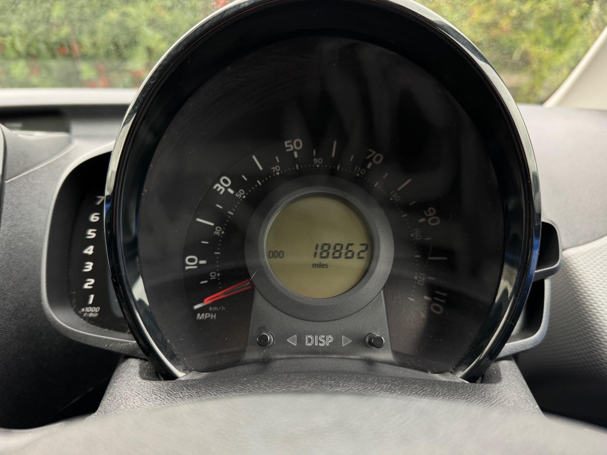 Peugeot 108 view 27
