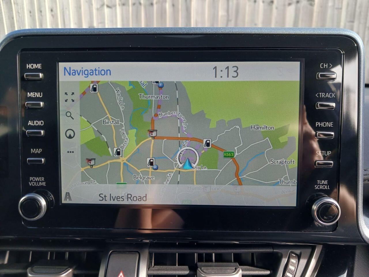 Toyota C-HR view 3