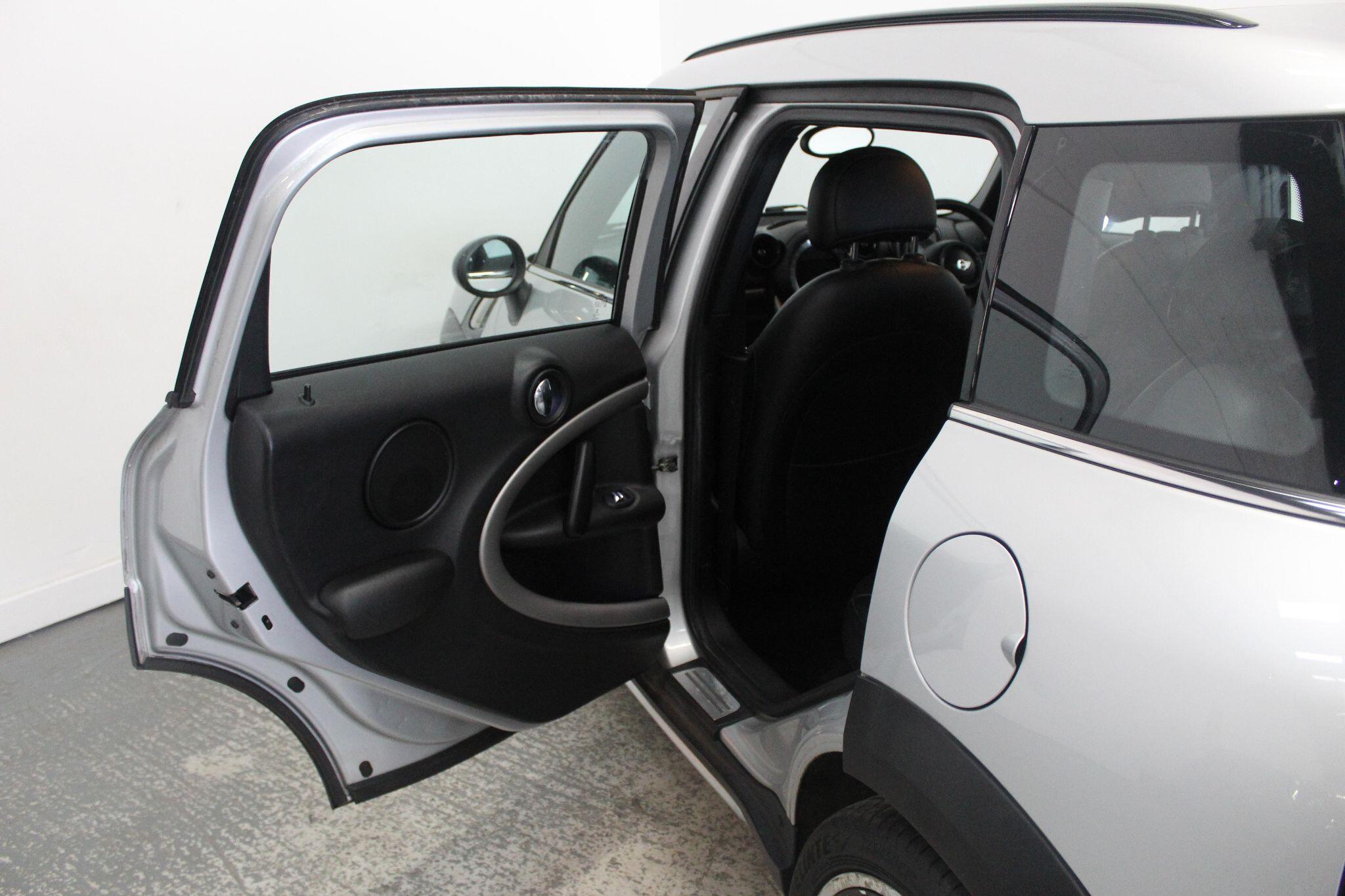 Mini Countryman view 28