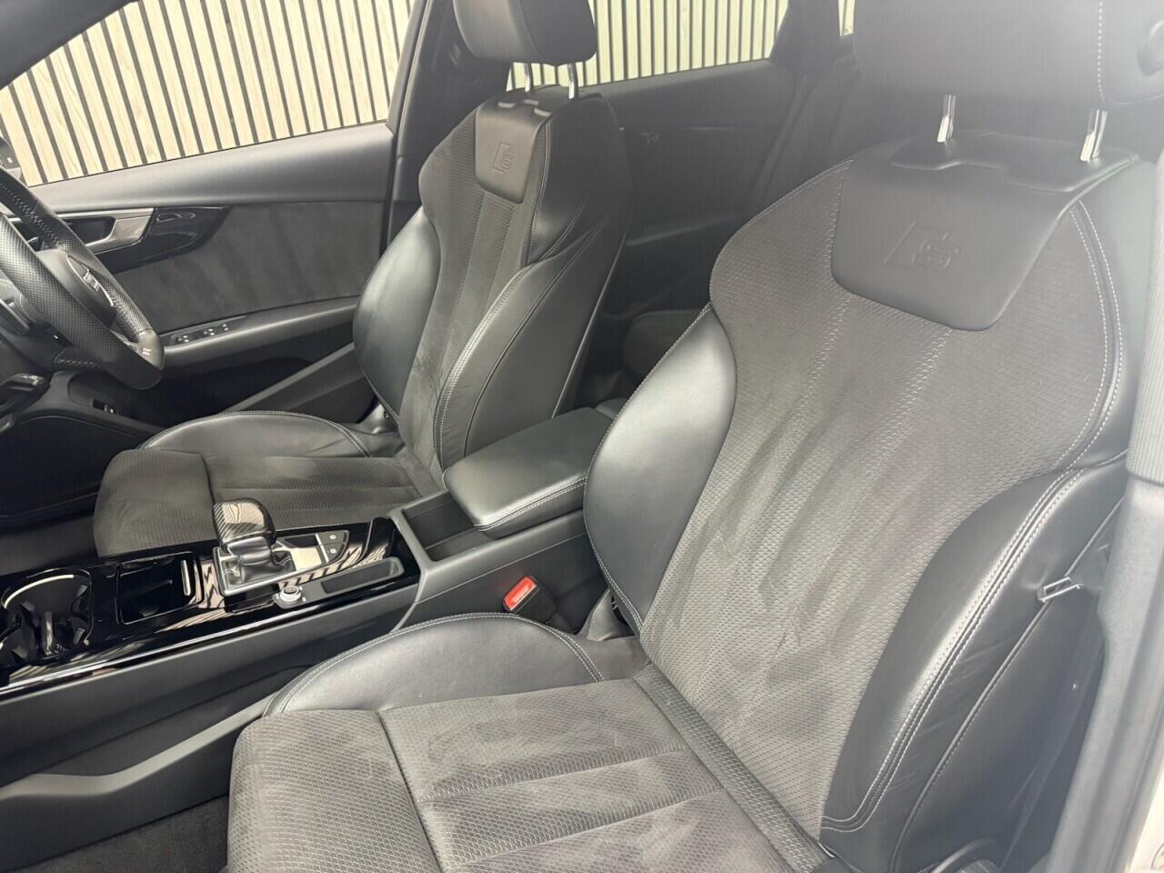 Audi A4 view 6