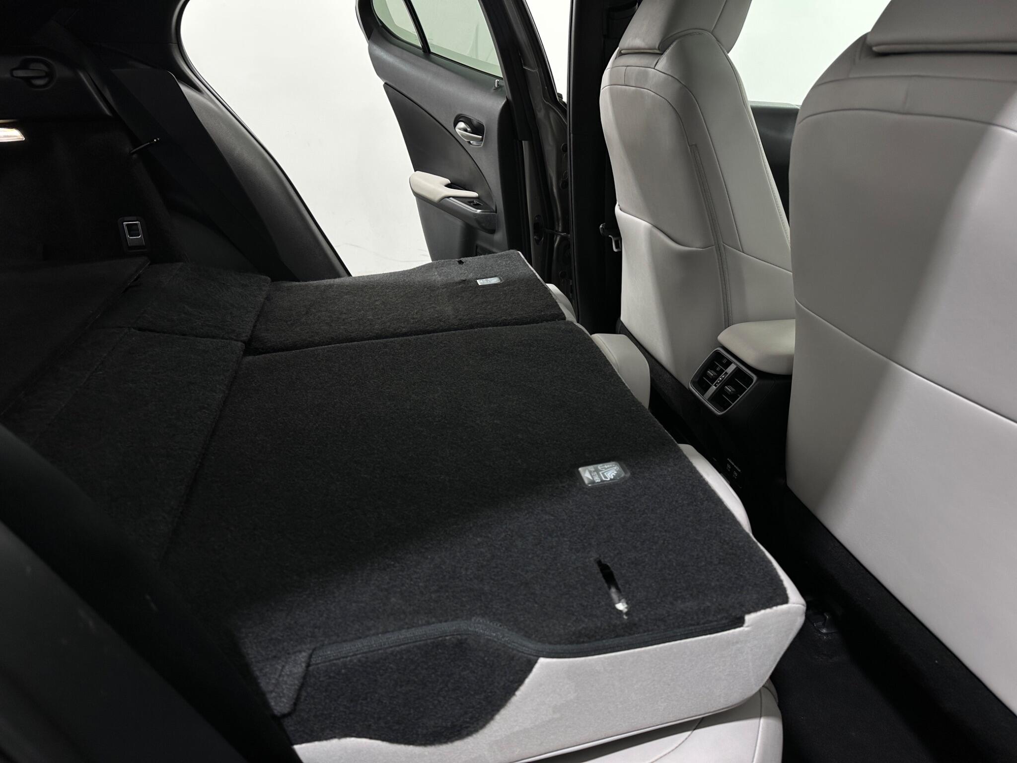 Lexus UX view 46