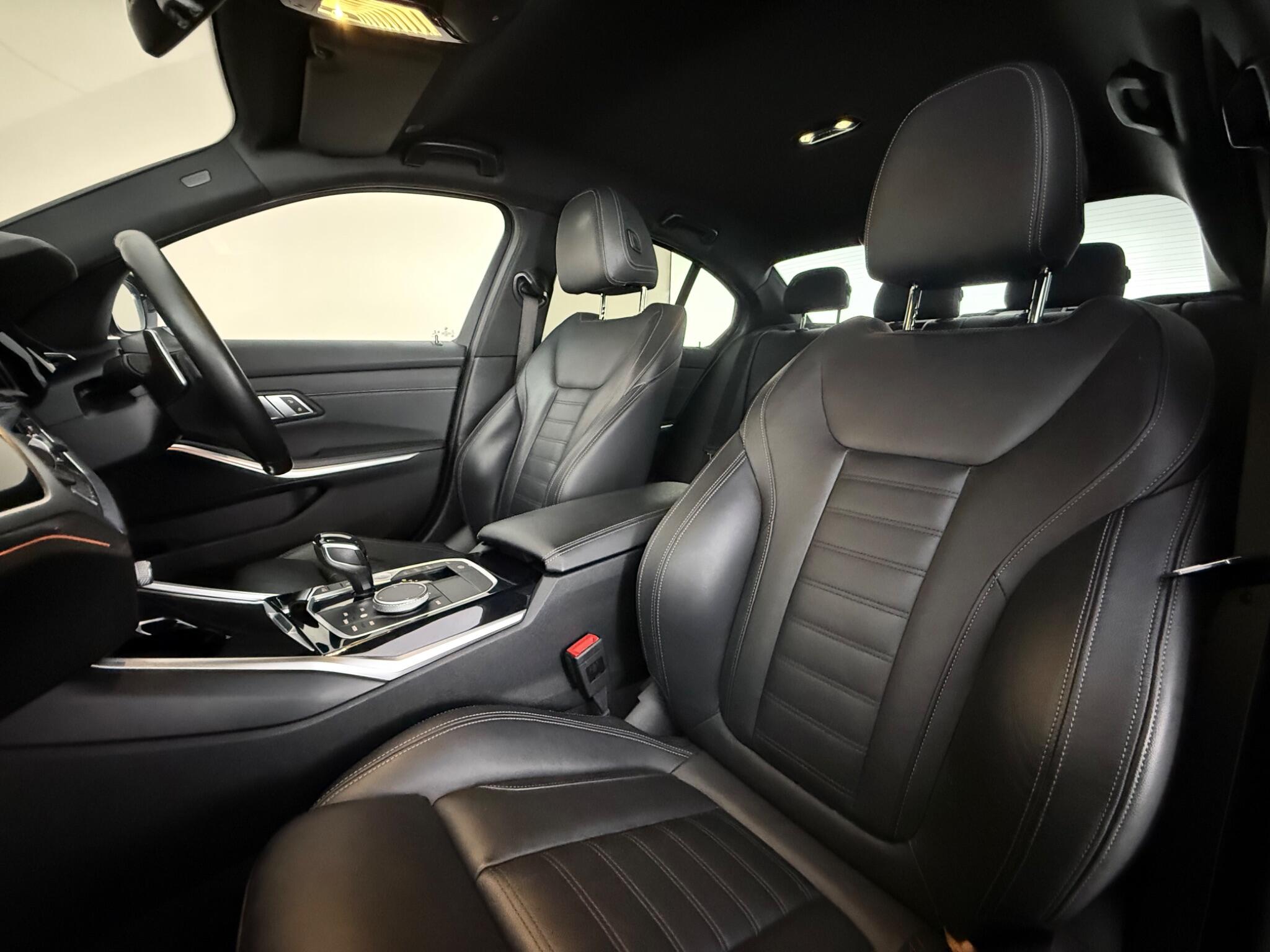 BMW 3 Series view 30