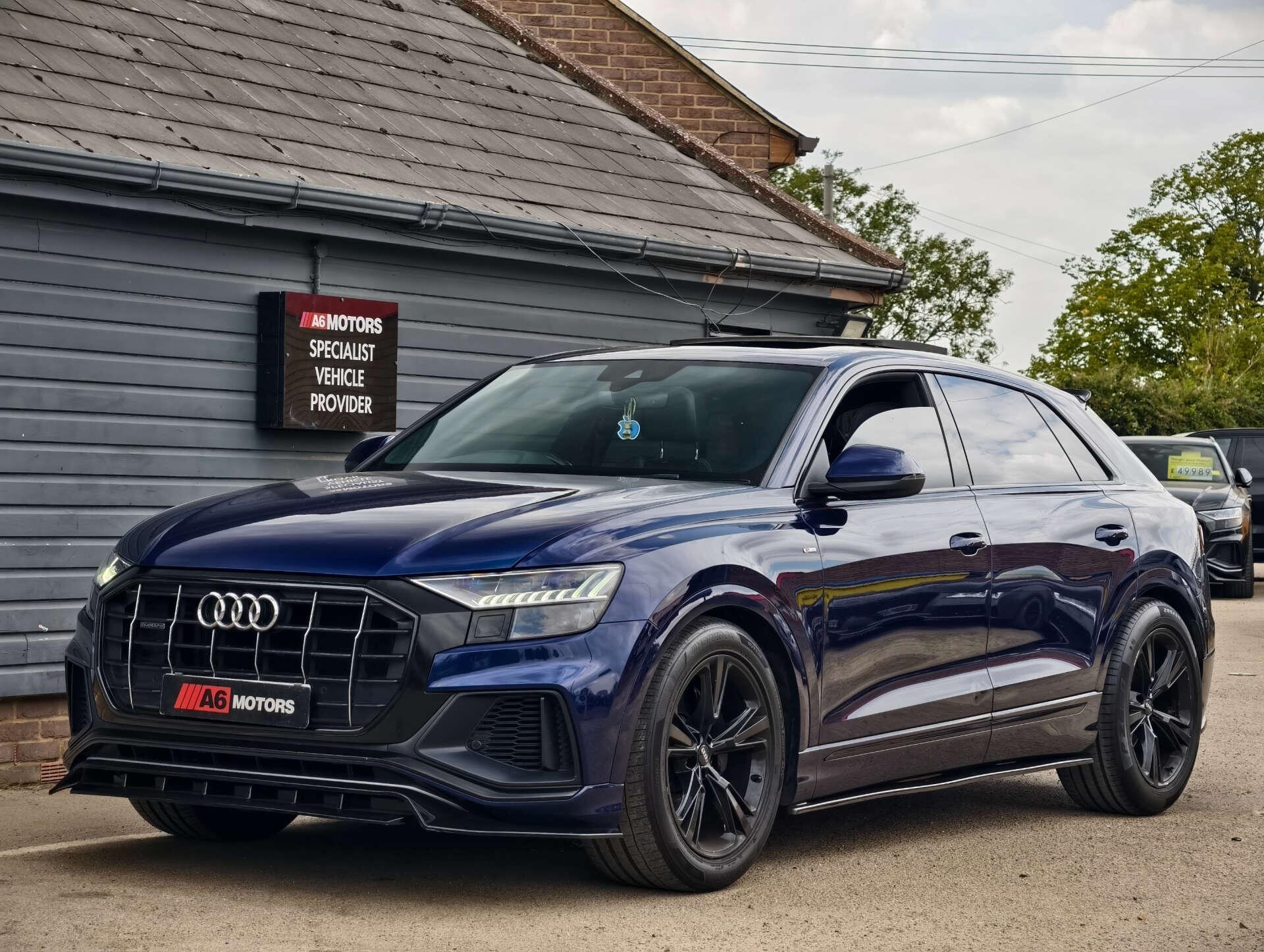 Audi Q8 view 22