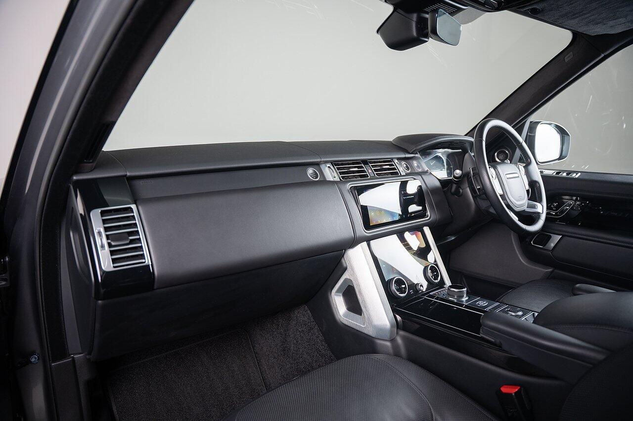 Land Rover Range Rover view 20
