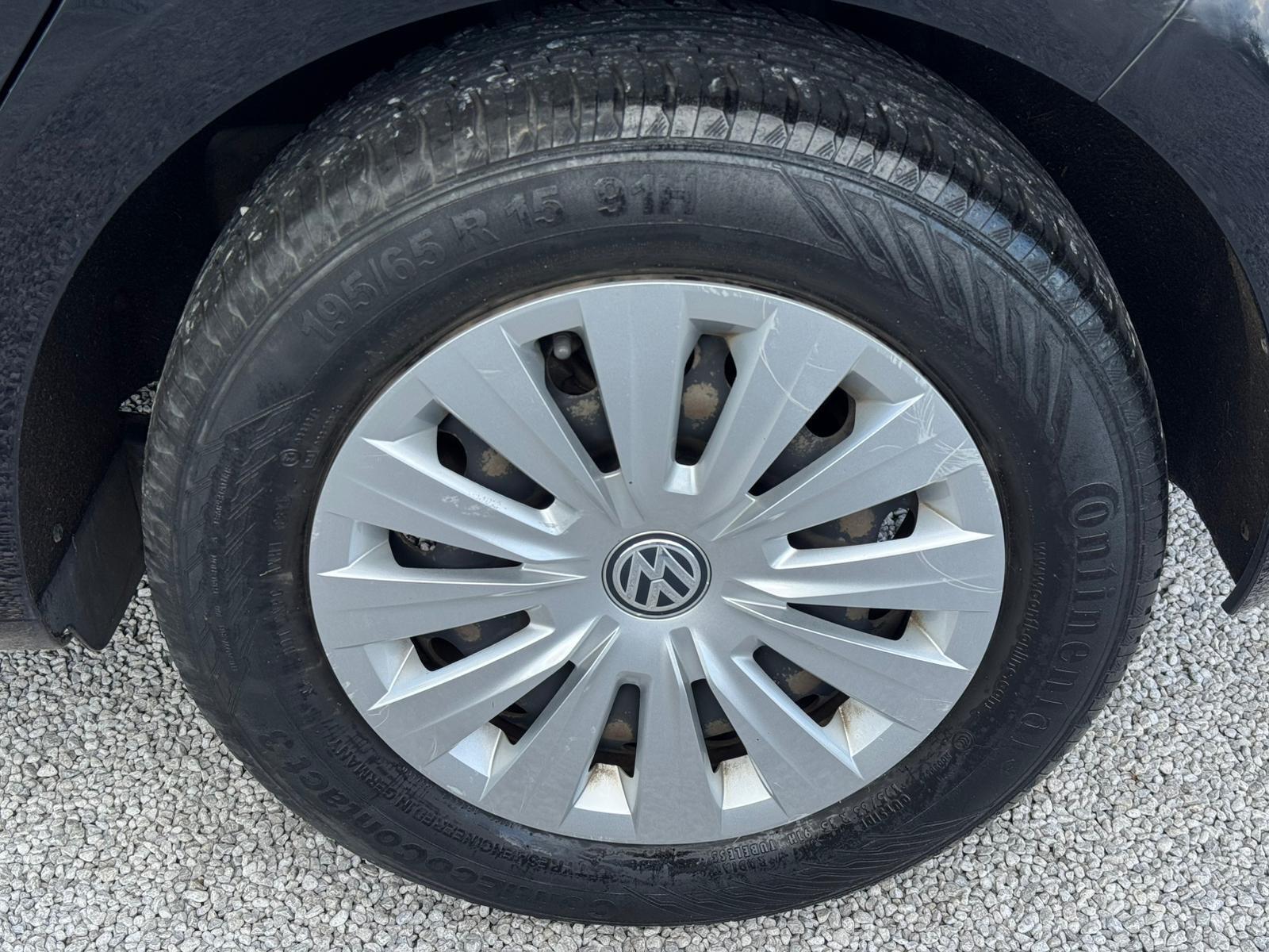 2014 Volkswagen Golf image 31