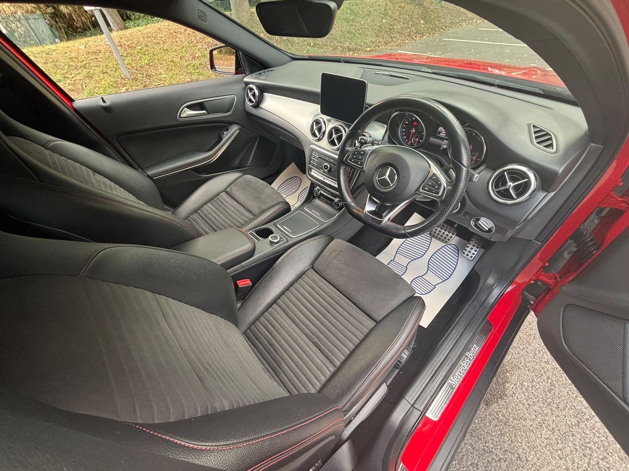 Mercedes-Benz Gla view 11