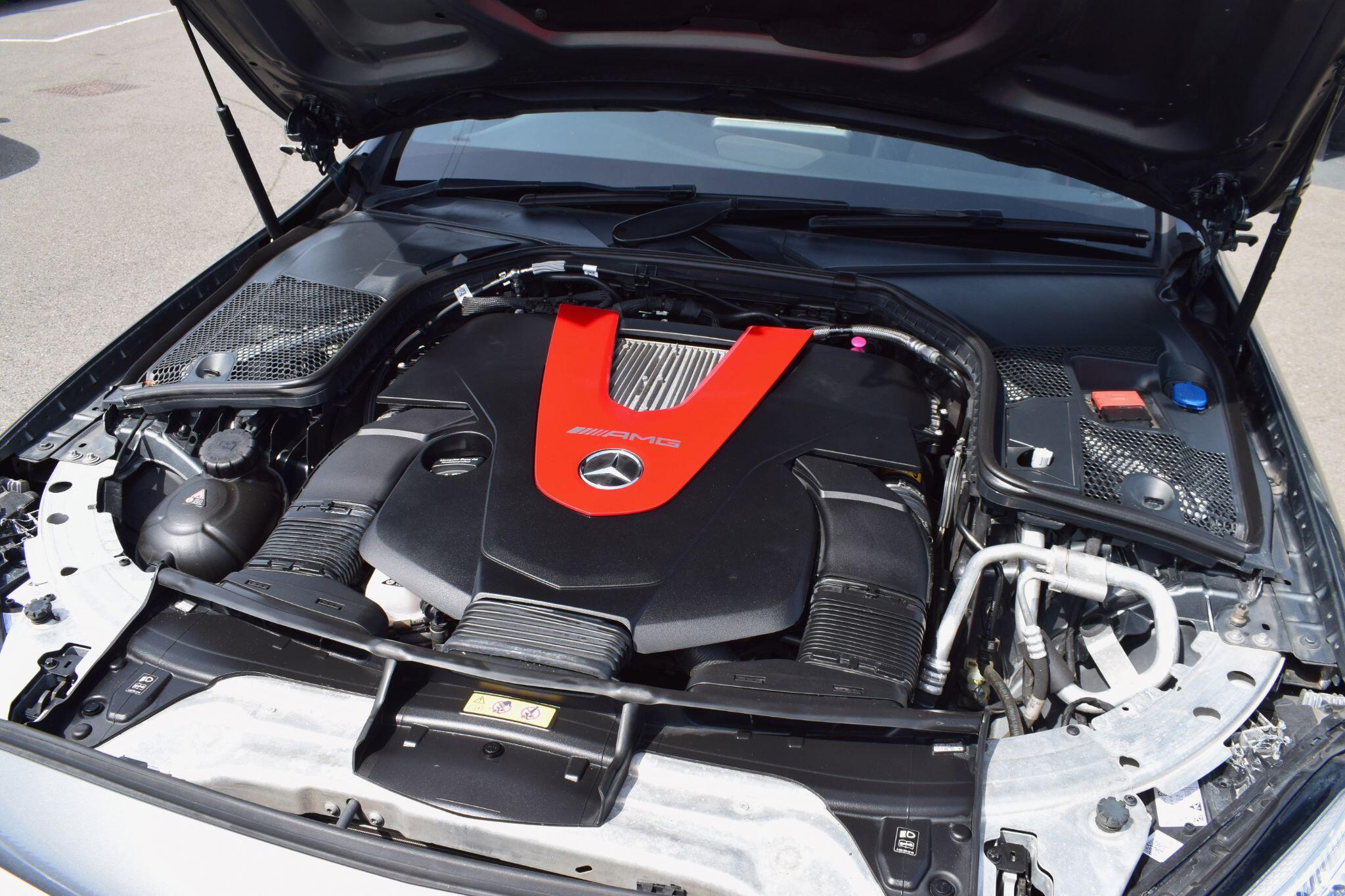 Mercedes-Benz C-Class view 32