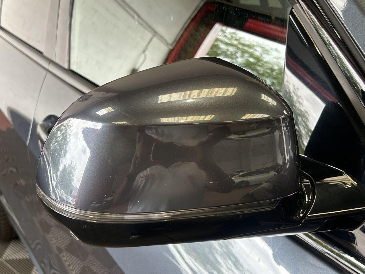 BMW X7 view 25