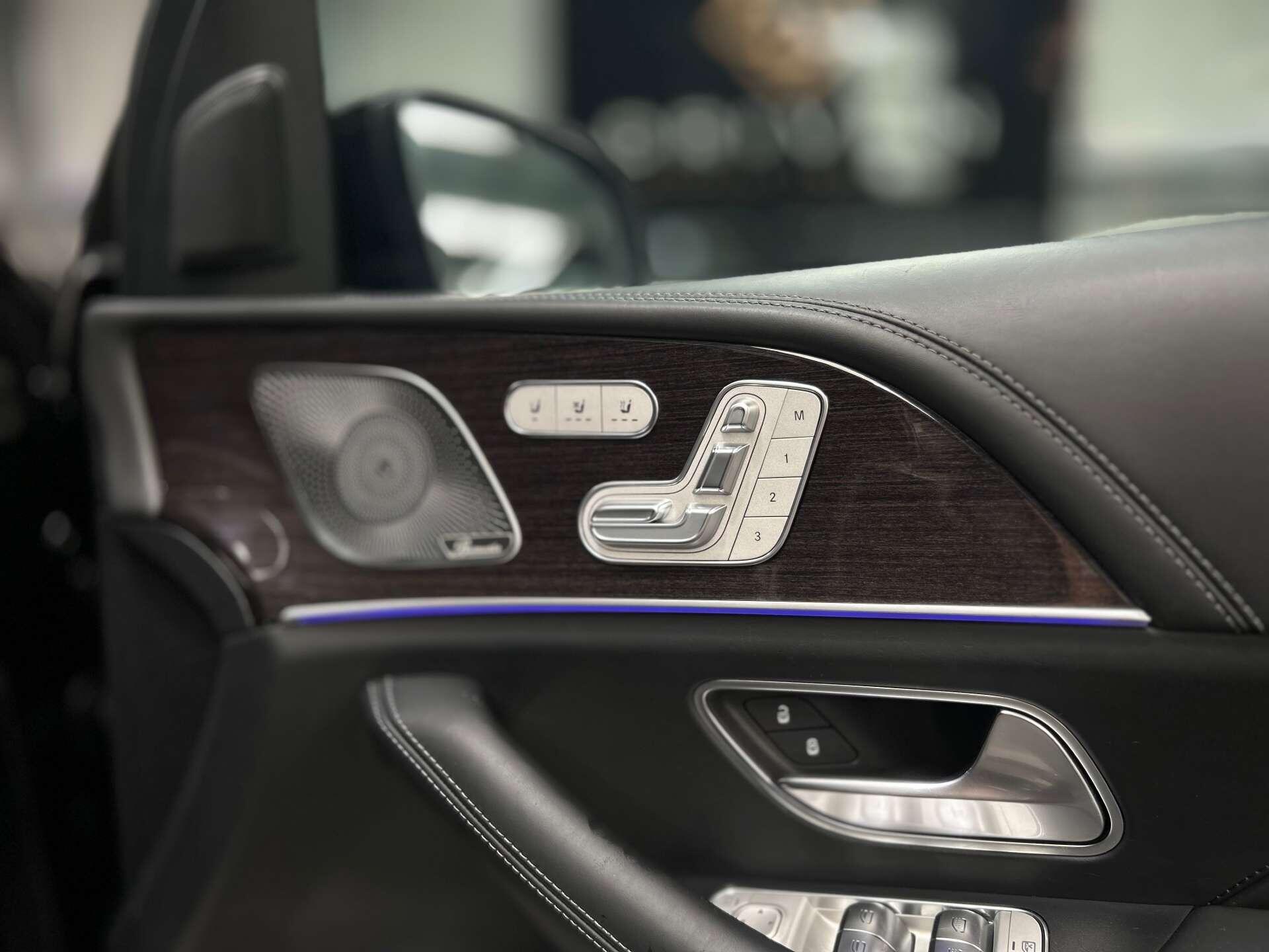 Mercedes-Benz GLS view 18