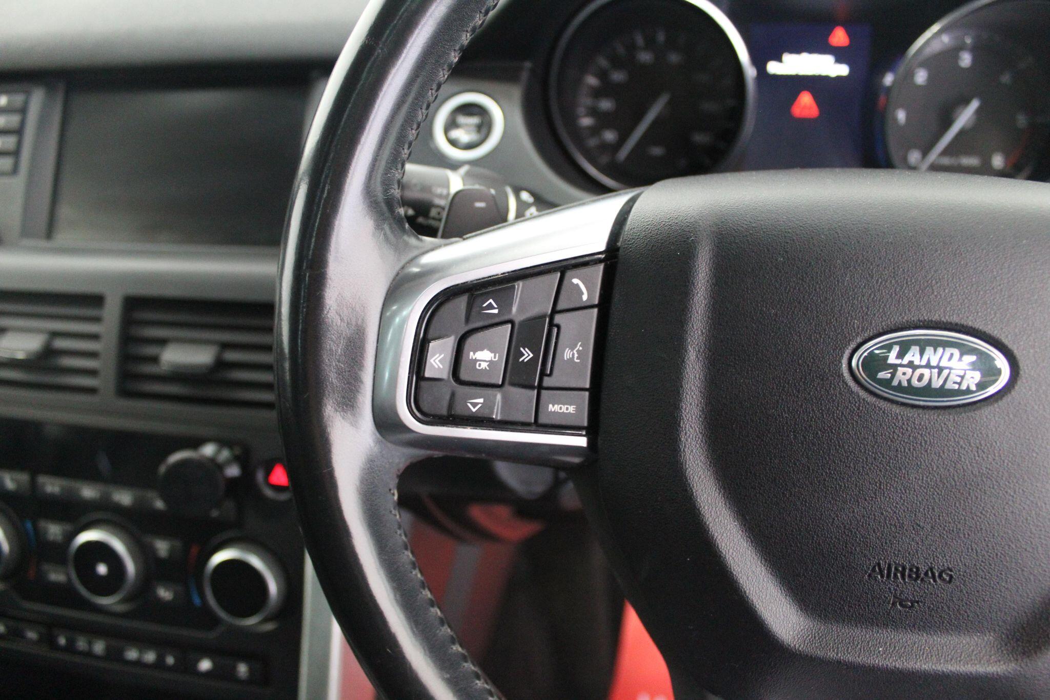 Land Rover Discovery Sport view 45