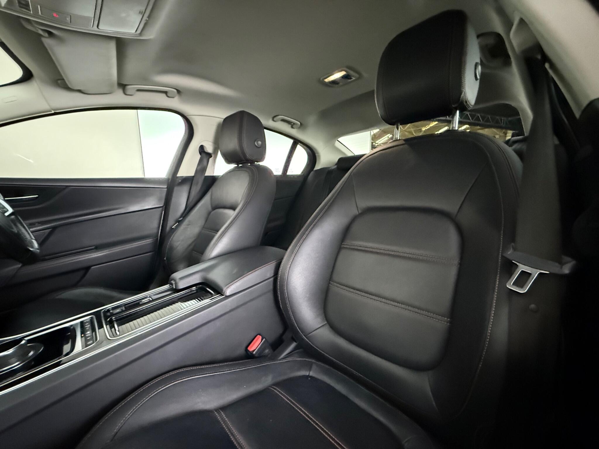Jaguar Xe view 28