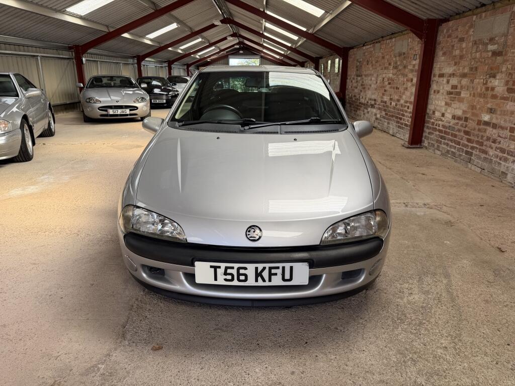 Vauxhall Tigra view 2