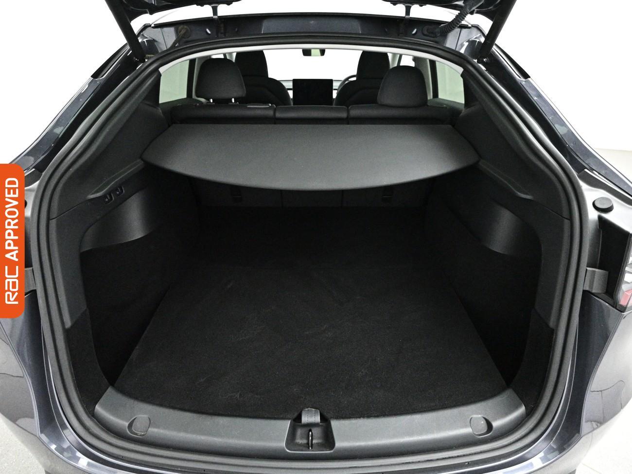 Tesla Model Y view 29