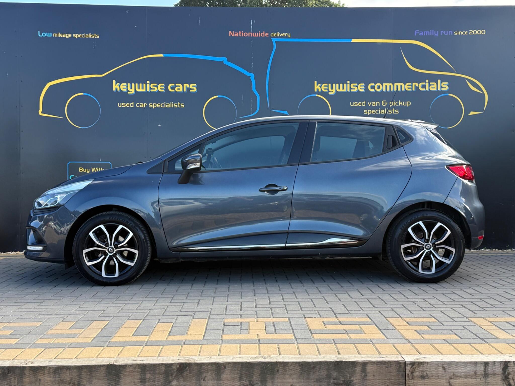 Renault Clio view 2