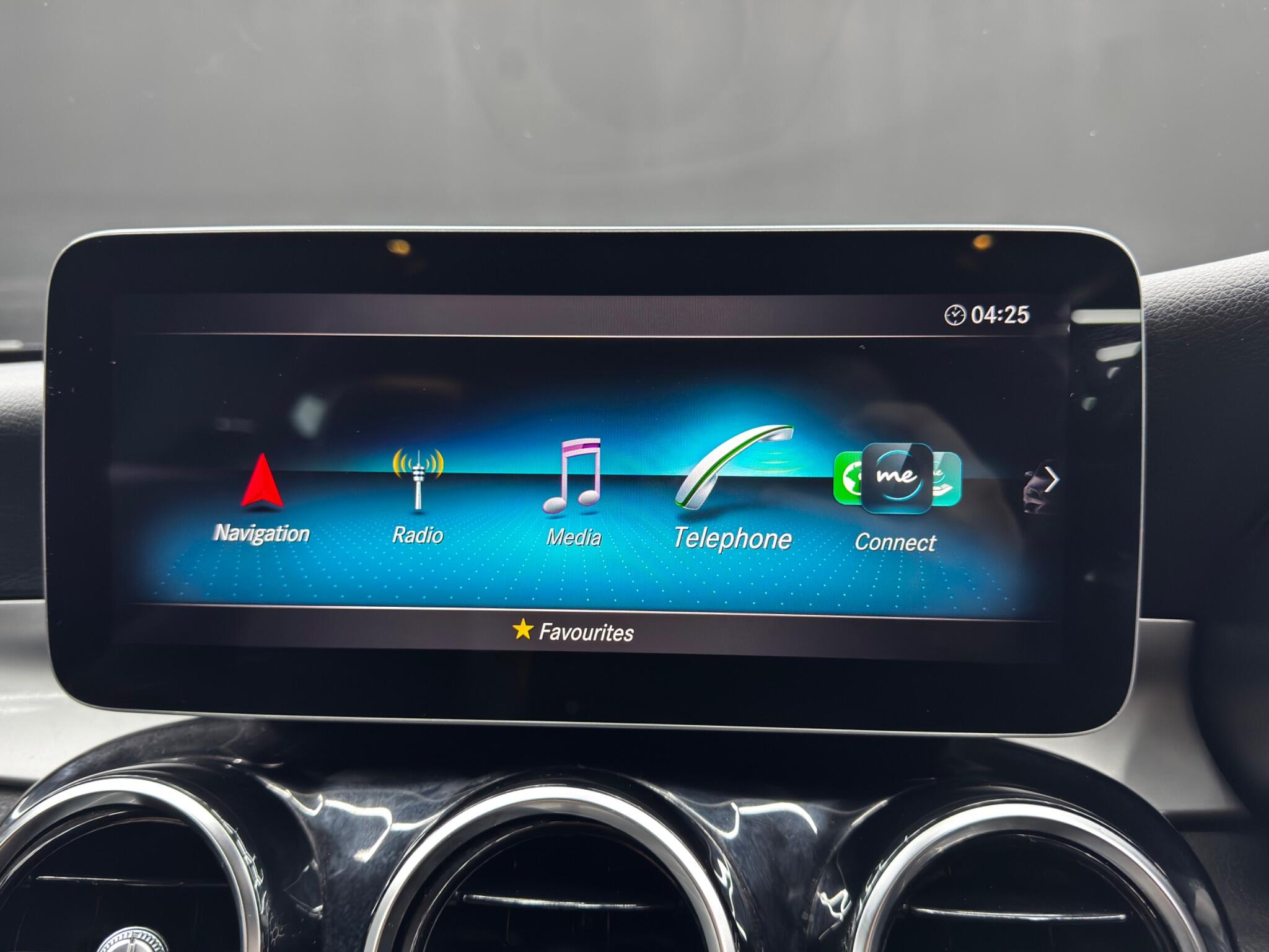 Mercedes-Benz C-Class view 29