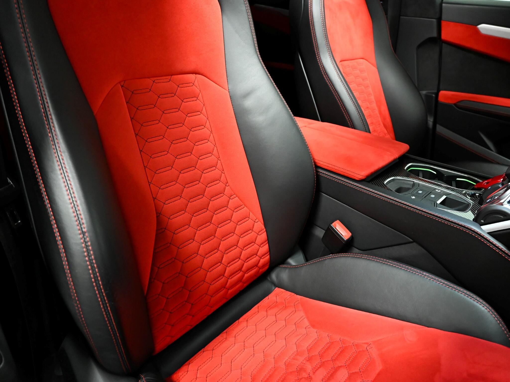 Lamborghini Urus view 44