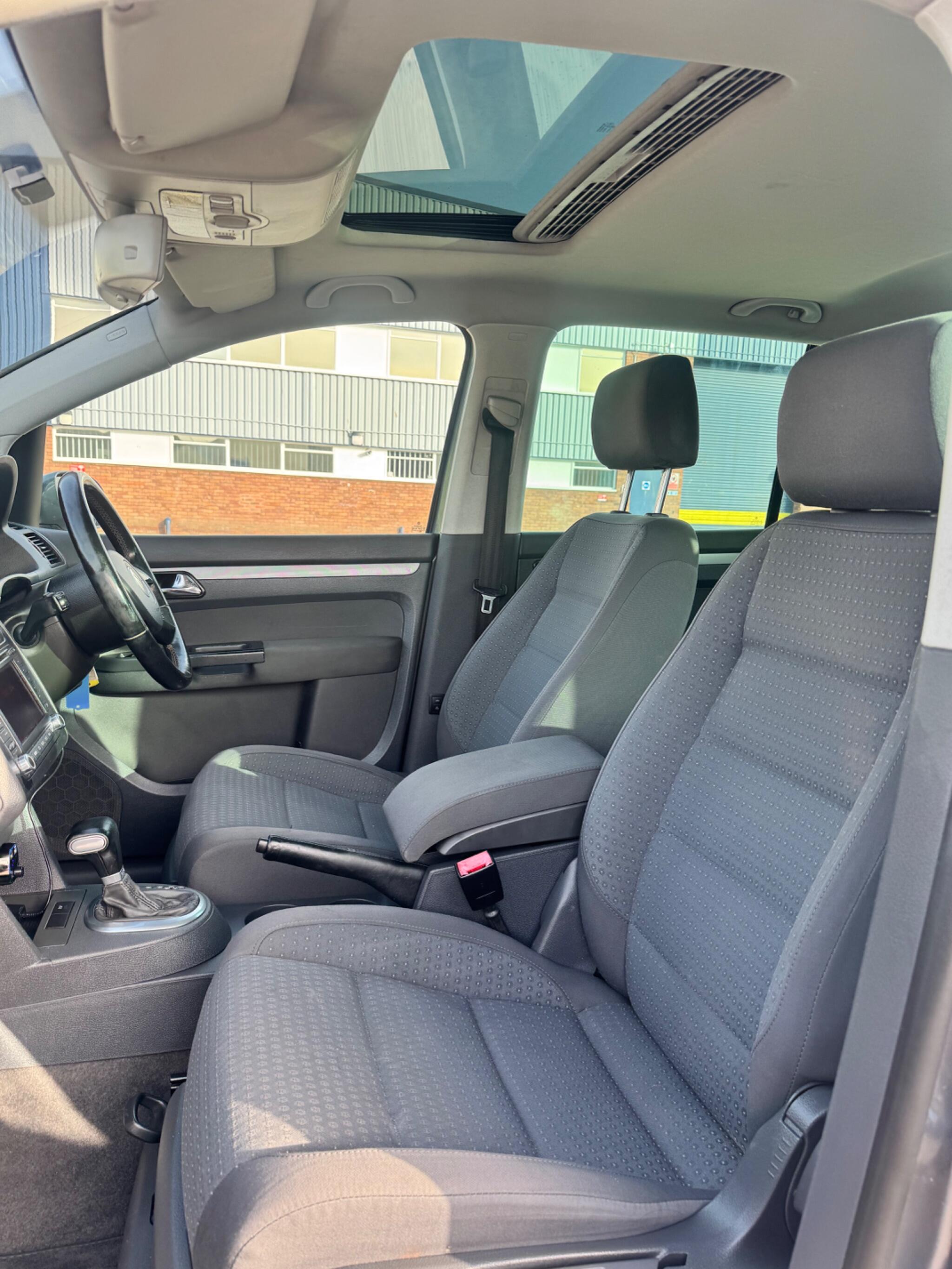 Volkswagen Touran view 49