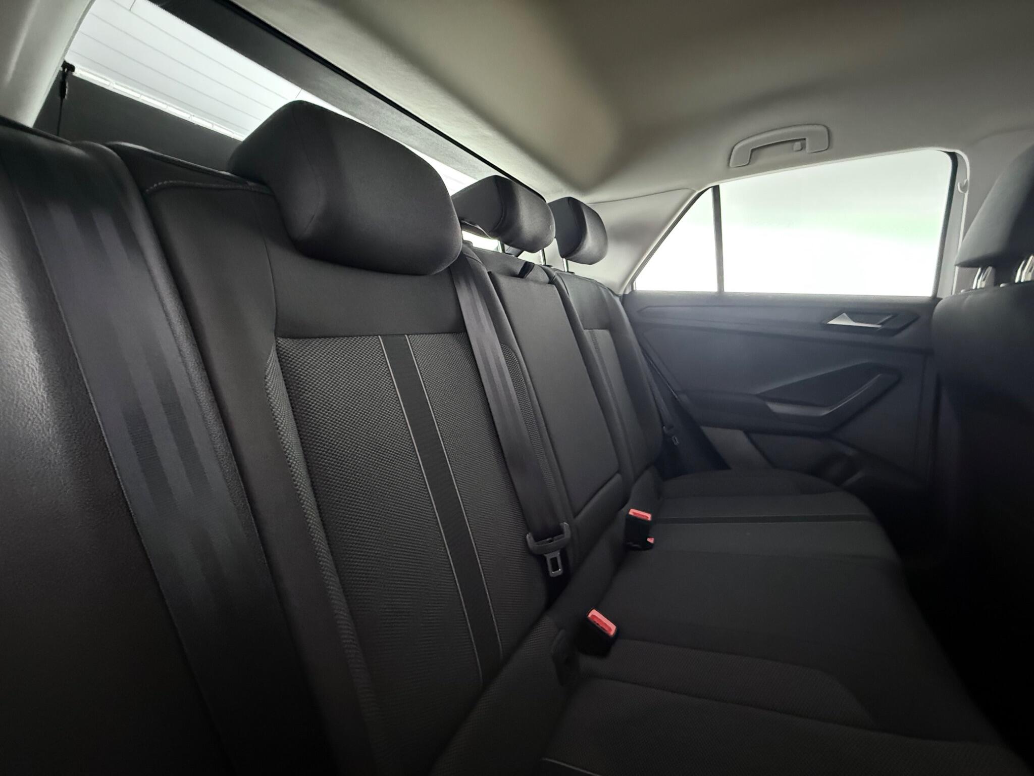 Volkswagen T-Roc view 35