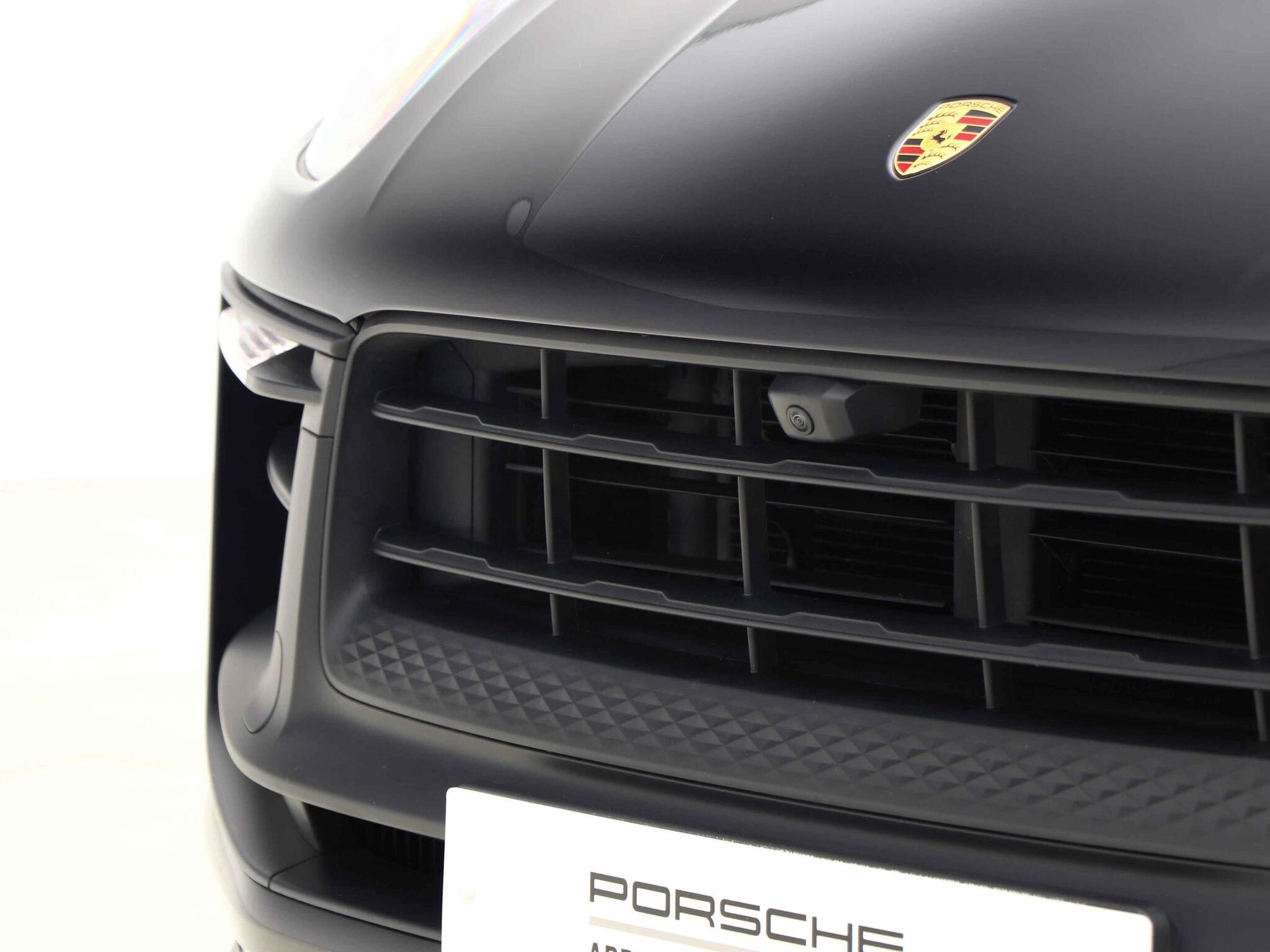Porsche Macan view 17