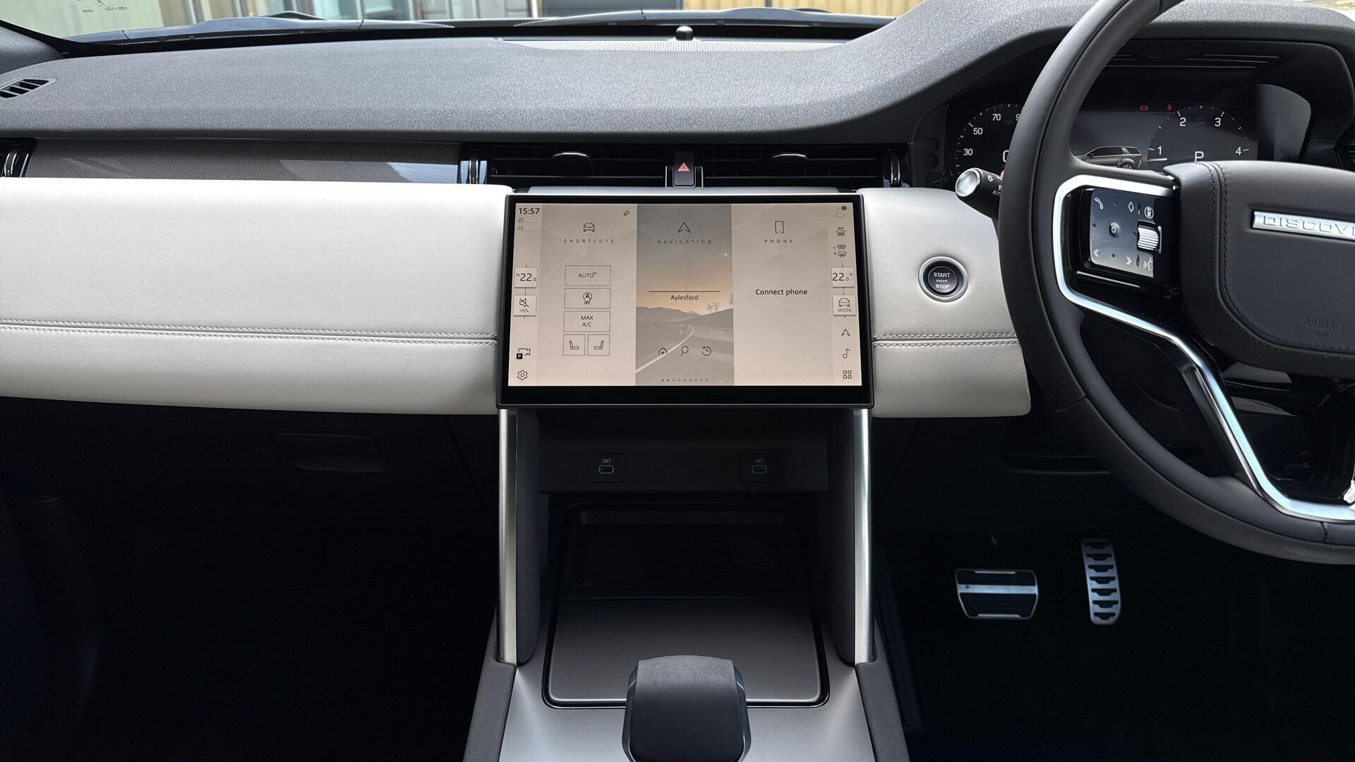Land Rover Discovery Sport view 15